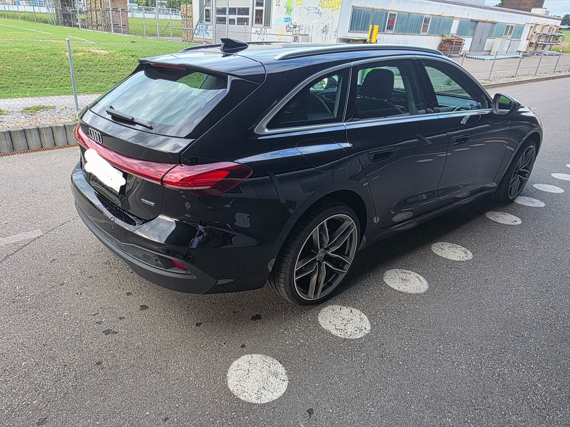 AUDI 2.0 TDI quattro S-Tronic-image-12