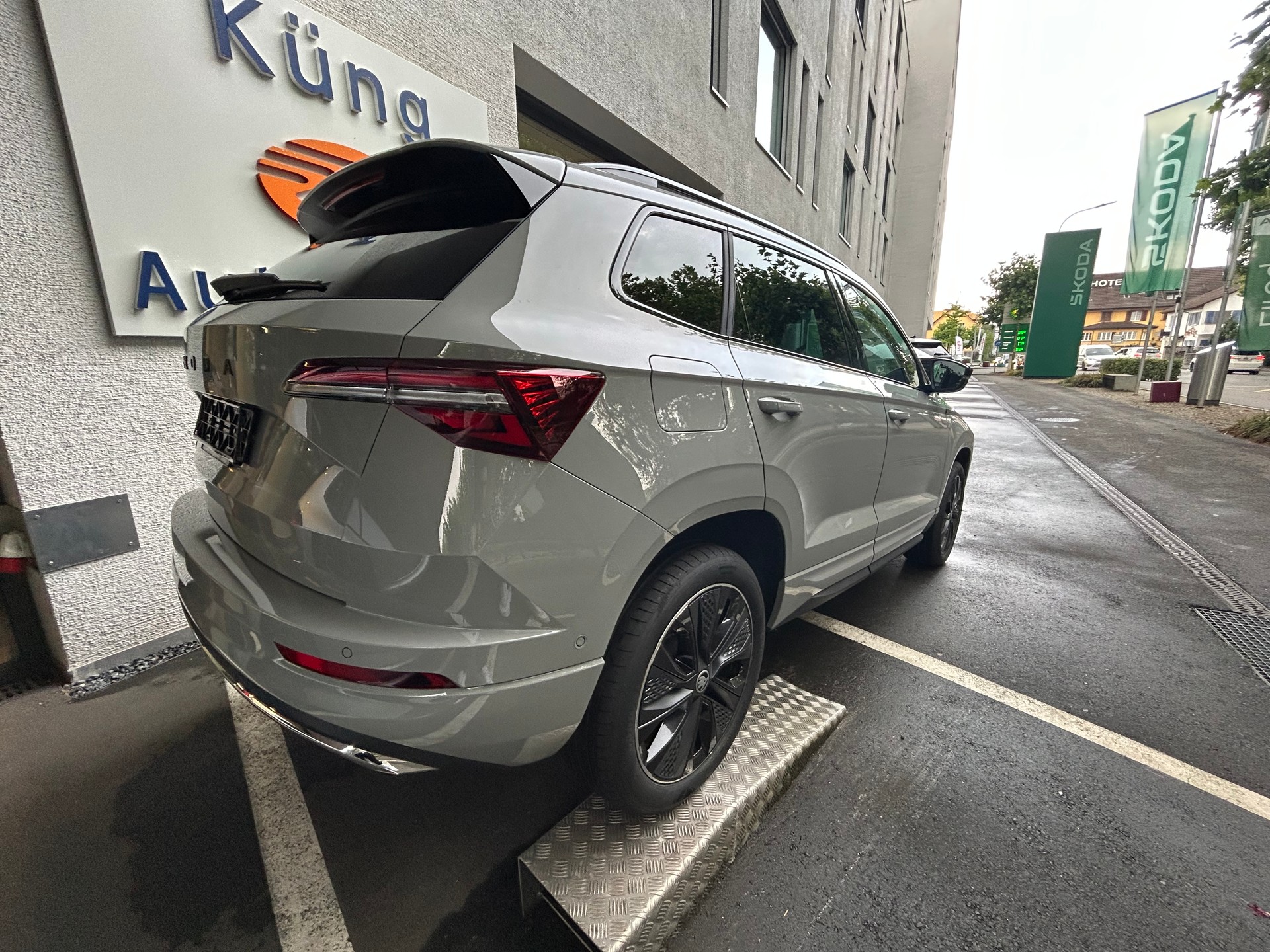 SKODA Karoq 1.5 TSI SportLine DSG-showroom-element-2
