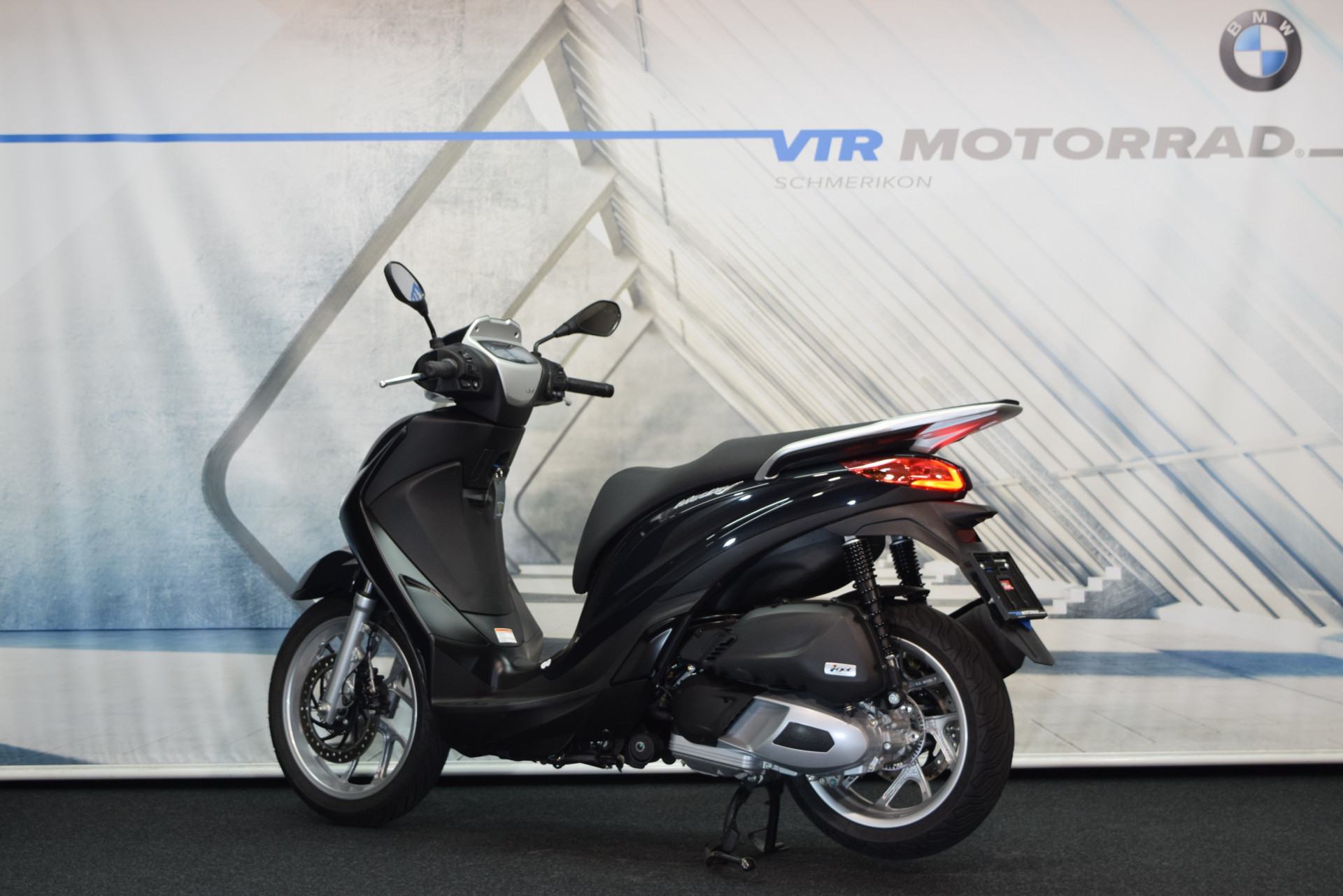 PIAGGIO Medley 125-showroom-element-3