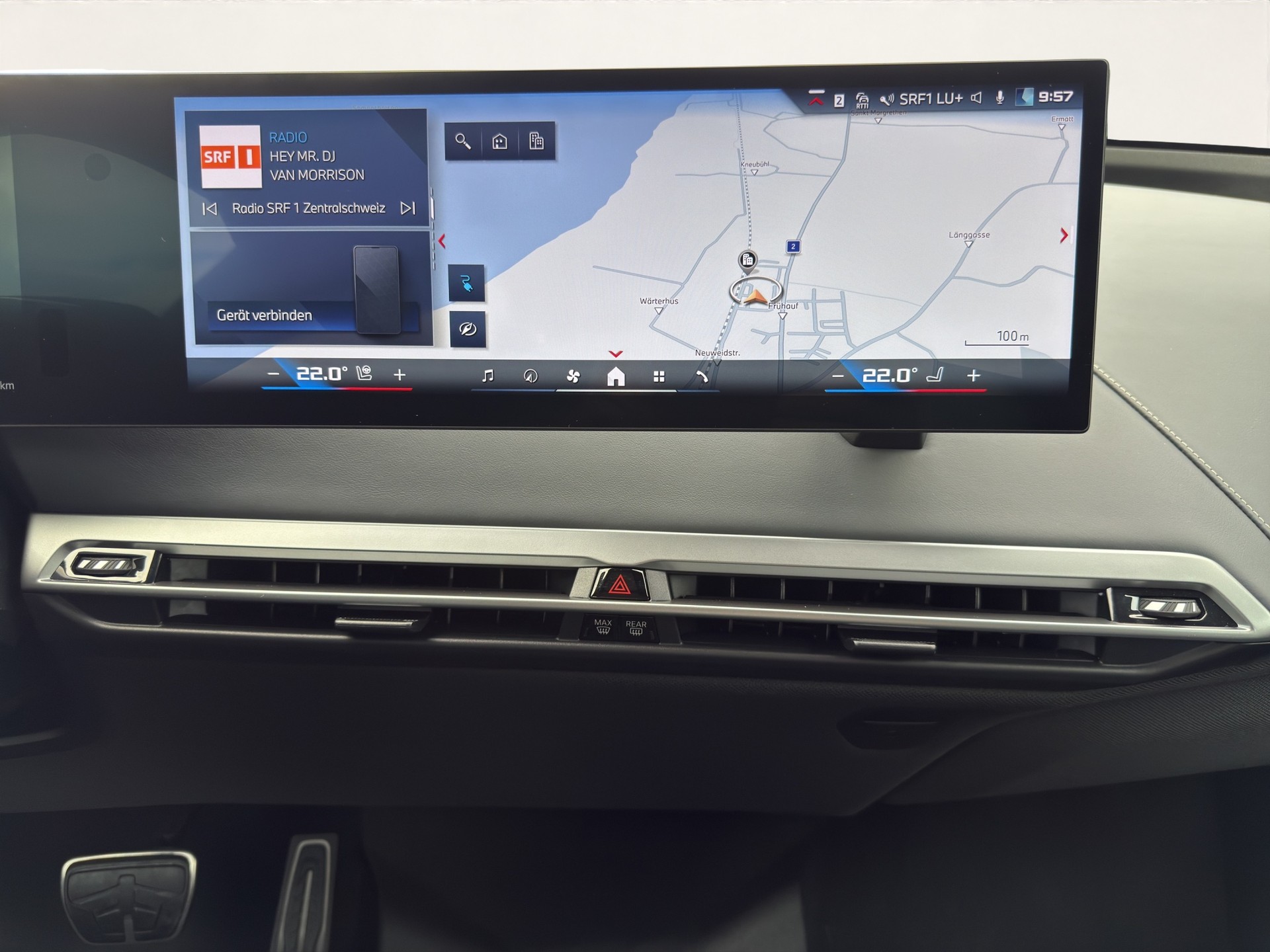 BMW iX M70 xDrive-image-14