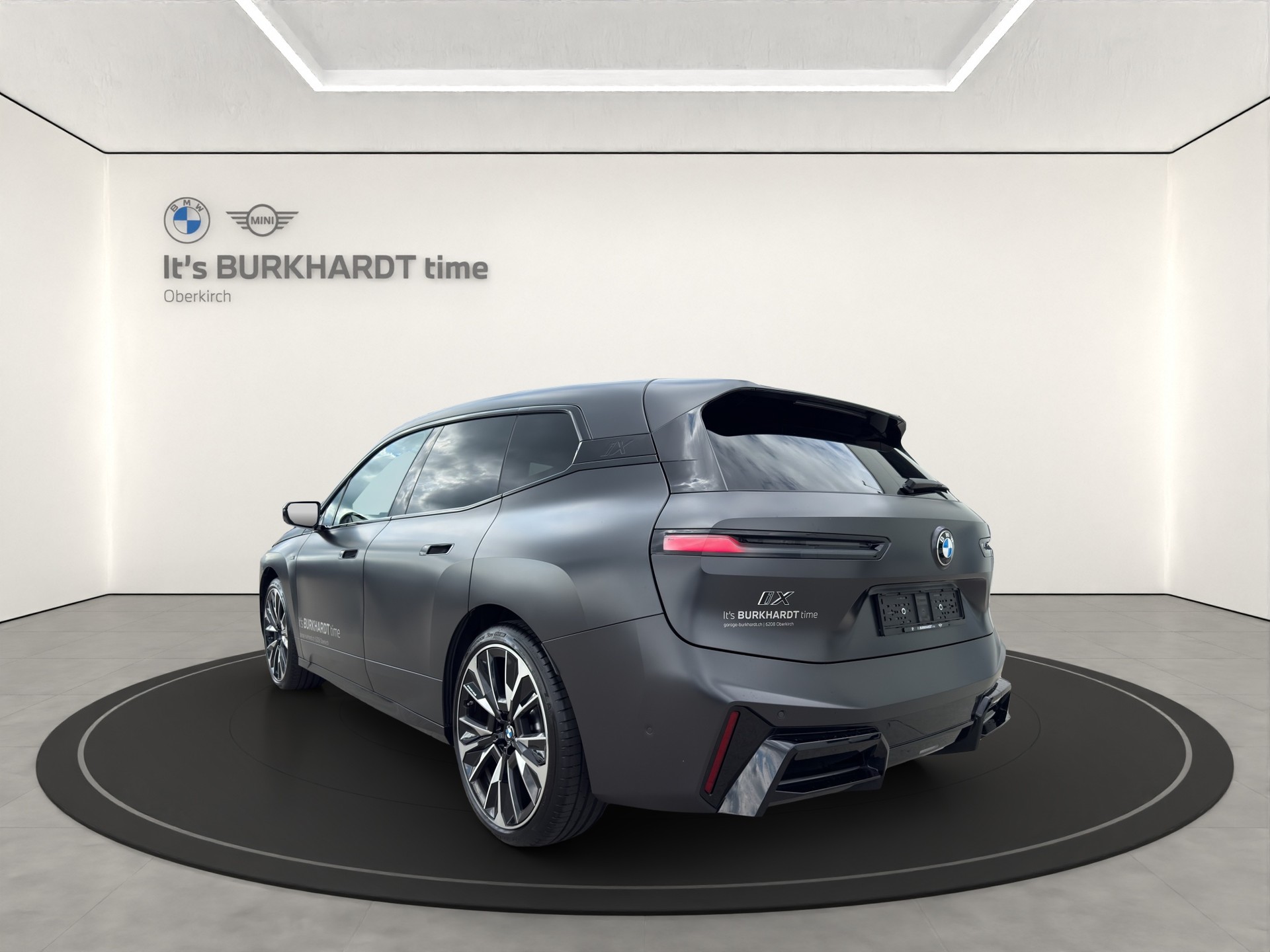 BMW iX M70 xDrive-image-2