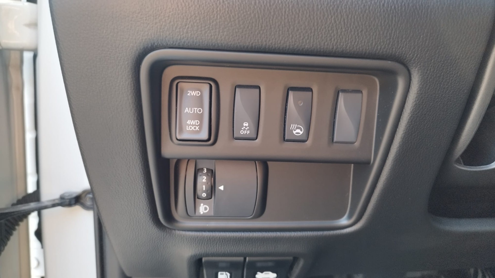RENAULT Koleos 2.0 dCi Intens 4WD Xtronic CVT-image-14