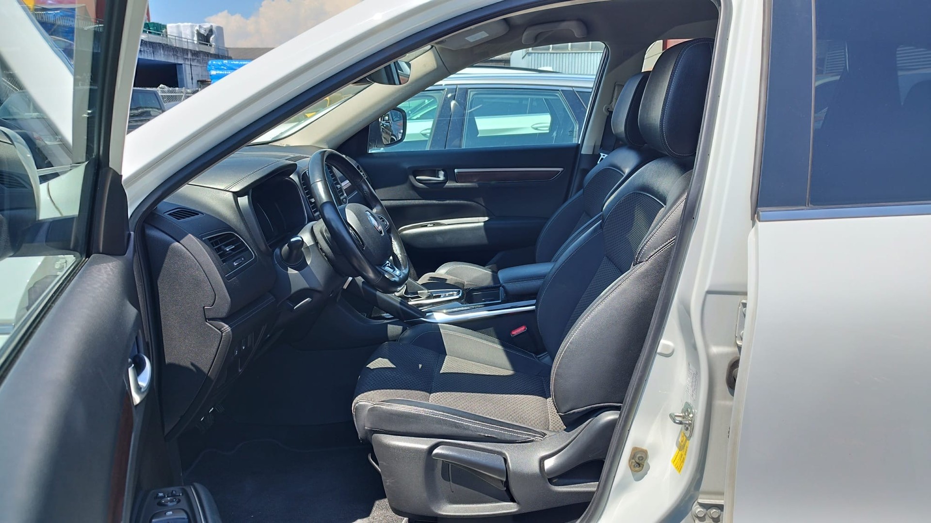 RENAULT Koleos 2.0 dCi Intens 4WD Xtronic CVT-image-6