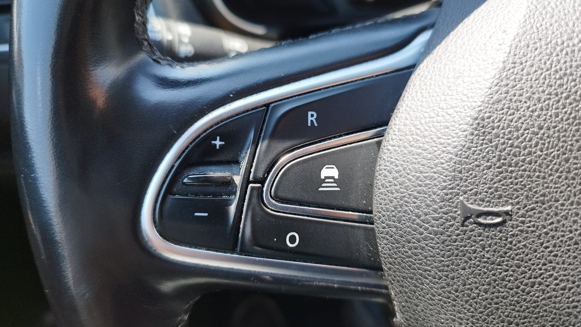 RENAULT Koleos 2.0 dCi Intens 4WD Xtronic CVT-image-8