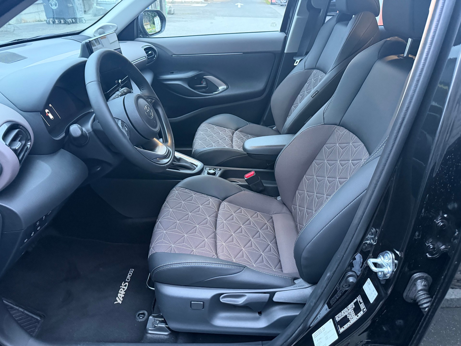 TOYOTA Yaris Cross 1.5 Premium 4 X. 4. - BOITE AUTOMATIQUE-image-19