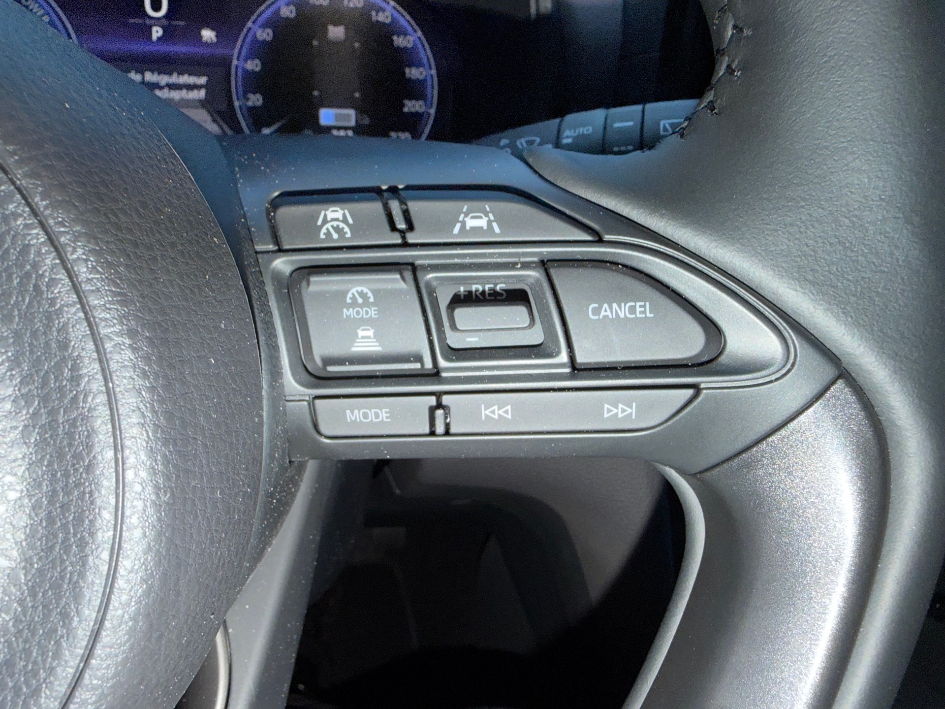 TOYOTA Yaris Cross 1.5 Premium 4 X. 4. - BOITE AUTOMATIQUE-image-37