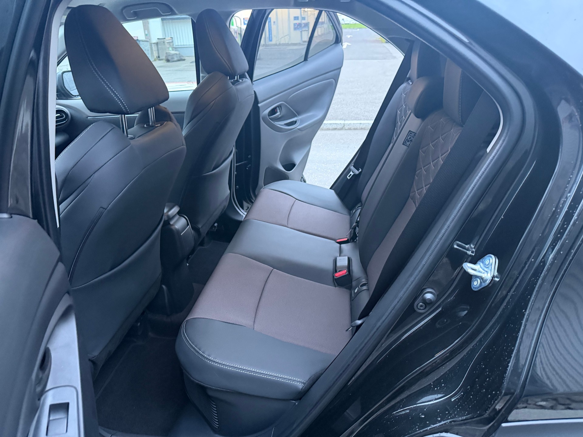 TOYOTA Yaris Cross 1.5 Premium 4 X. 4. - BOITE AUTOMATIQUE-image-20