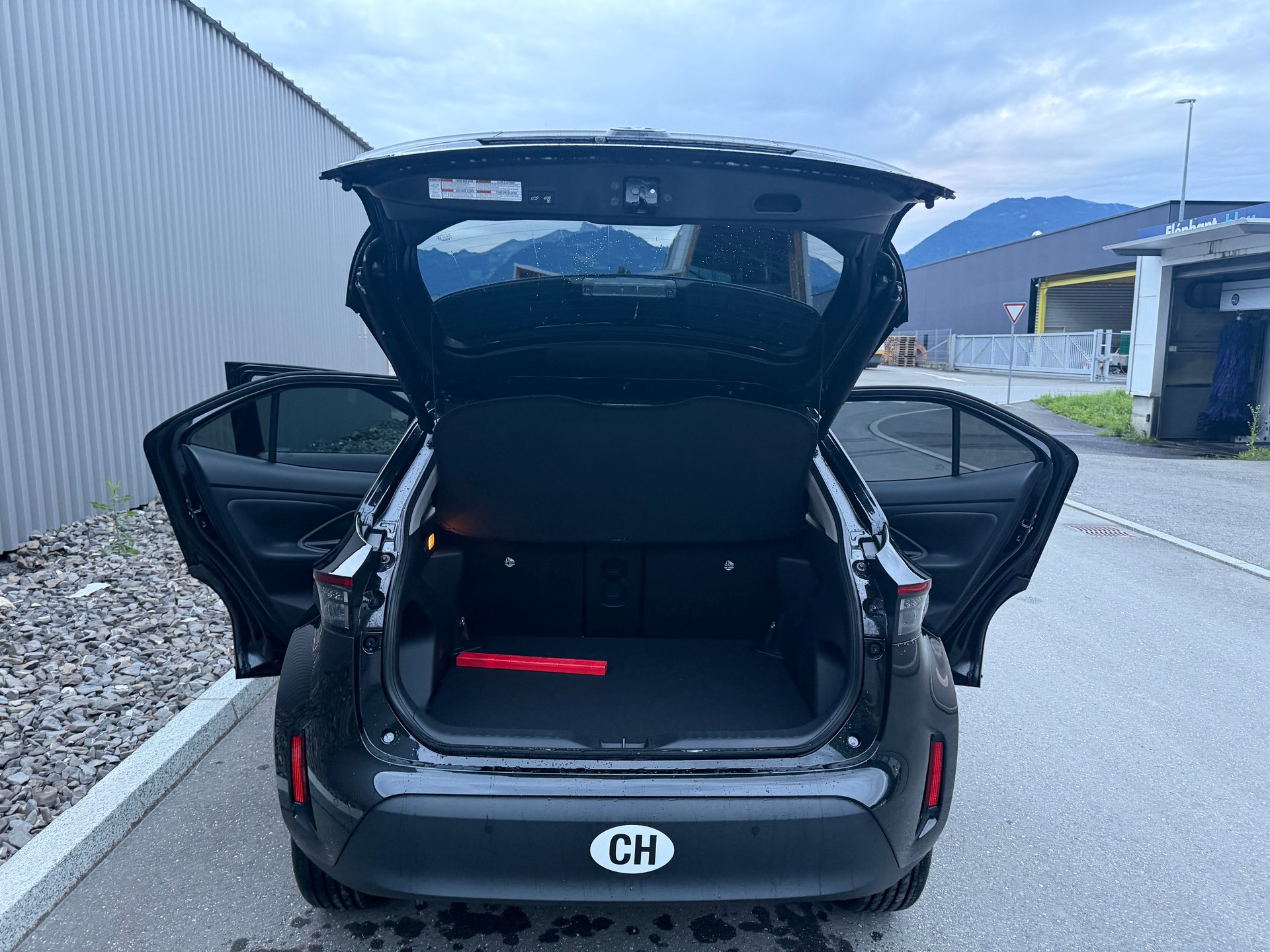 TOYOTA Yaris Cross 1.5 Premium 4 X. 4. - BOITE AUTOMATIQUE-image-25