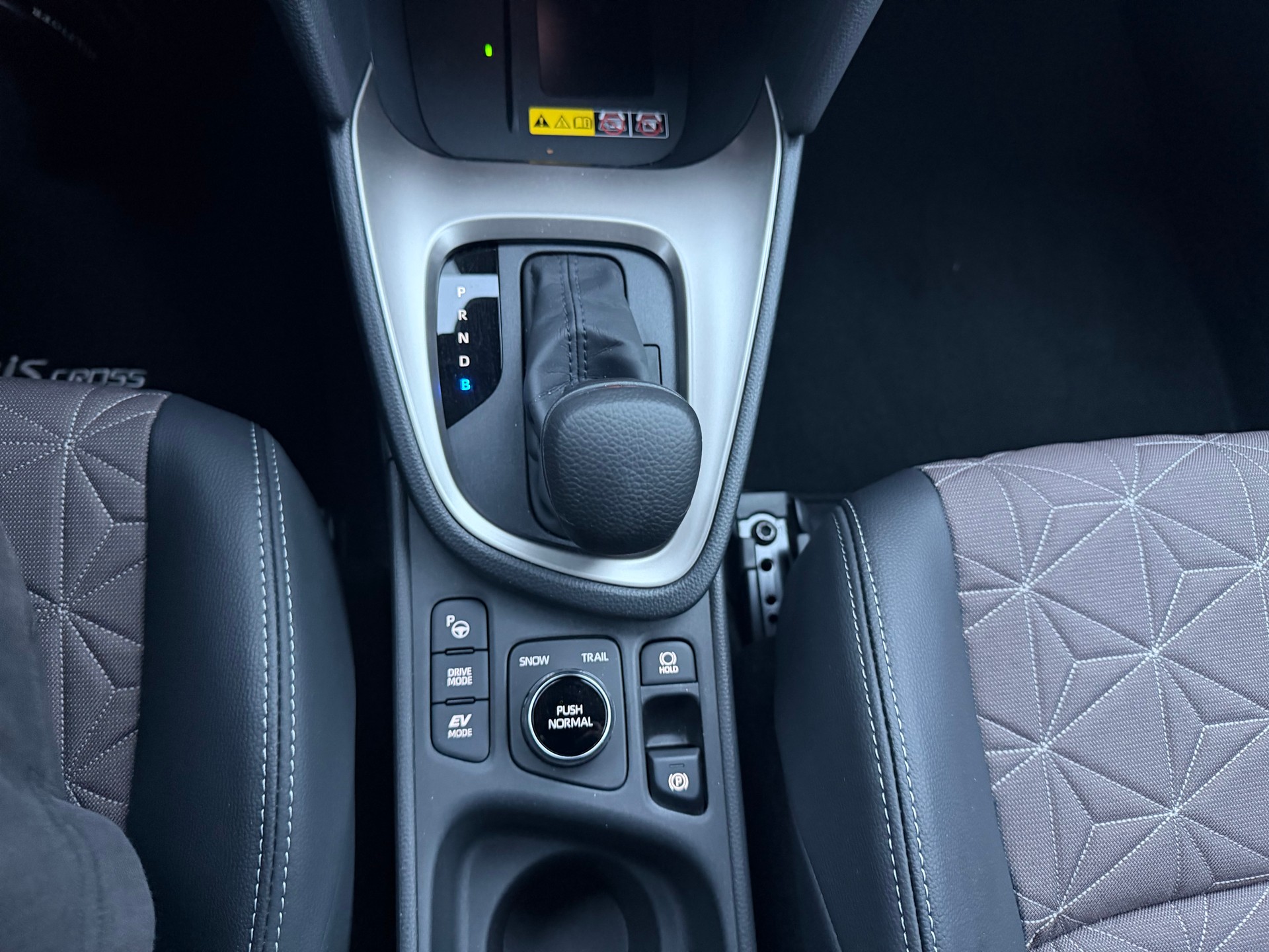 TOYOTA Yaris Cross 1.5 Premium 4 X. 4. - BOITE AUTOMATIQUE-image-29