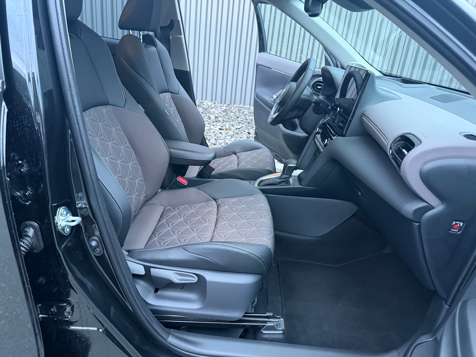 TOYOTA Yaris Cross 1.5 Premium 4 X. 4. - BOITE AUTOMATIQUE-image-18