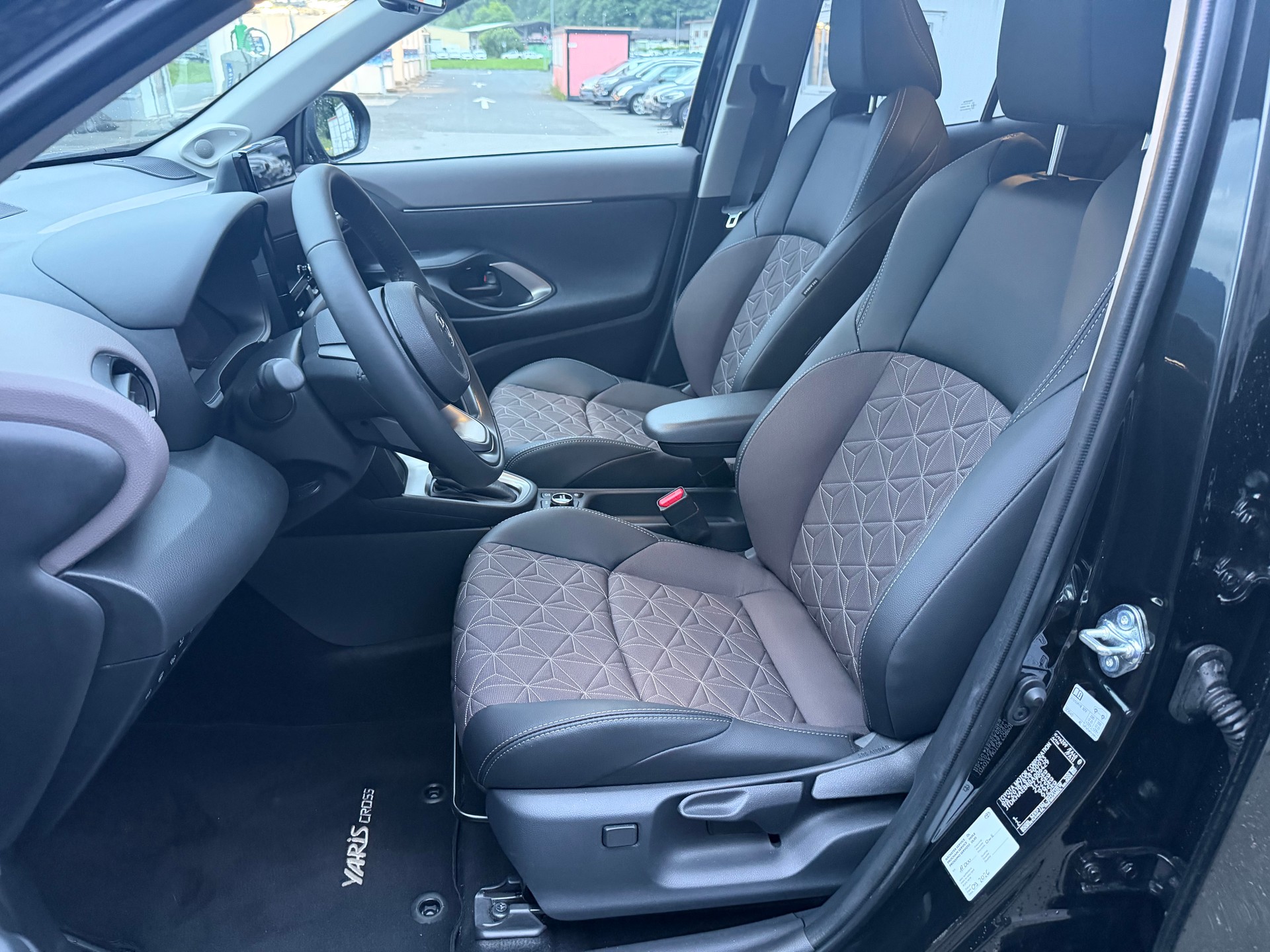 TOYOTA Yaris Cross 1.5 Premium 4 X. 4. - BOITE AUTOMATIQUE-image-14