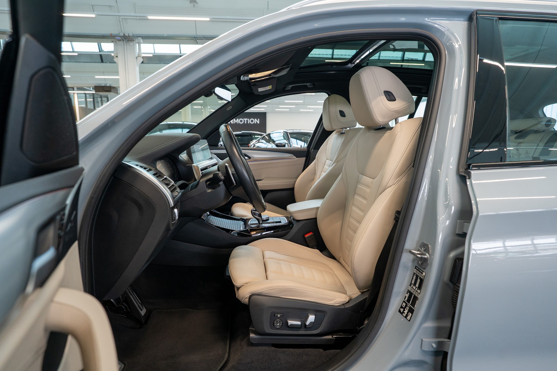 BMW X3 M40i / Panorama / HeadUp / el.Sitze-image-8
