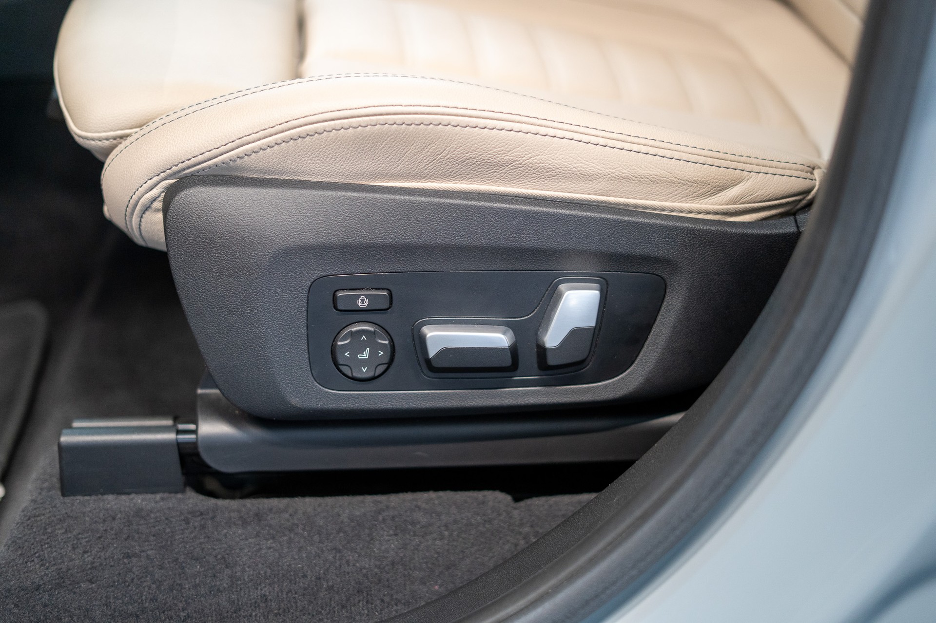 BMW X3 M40i / Panorama / HeadUp / el.Sitze-image-10