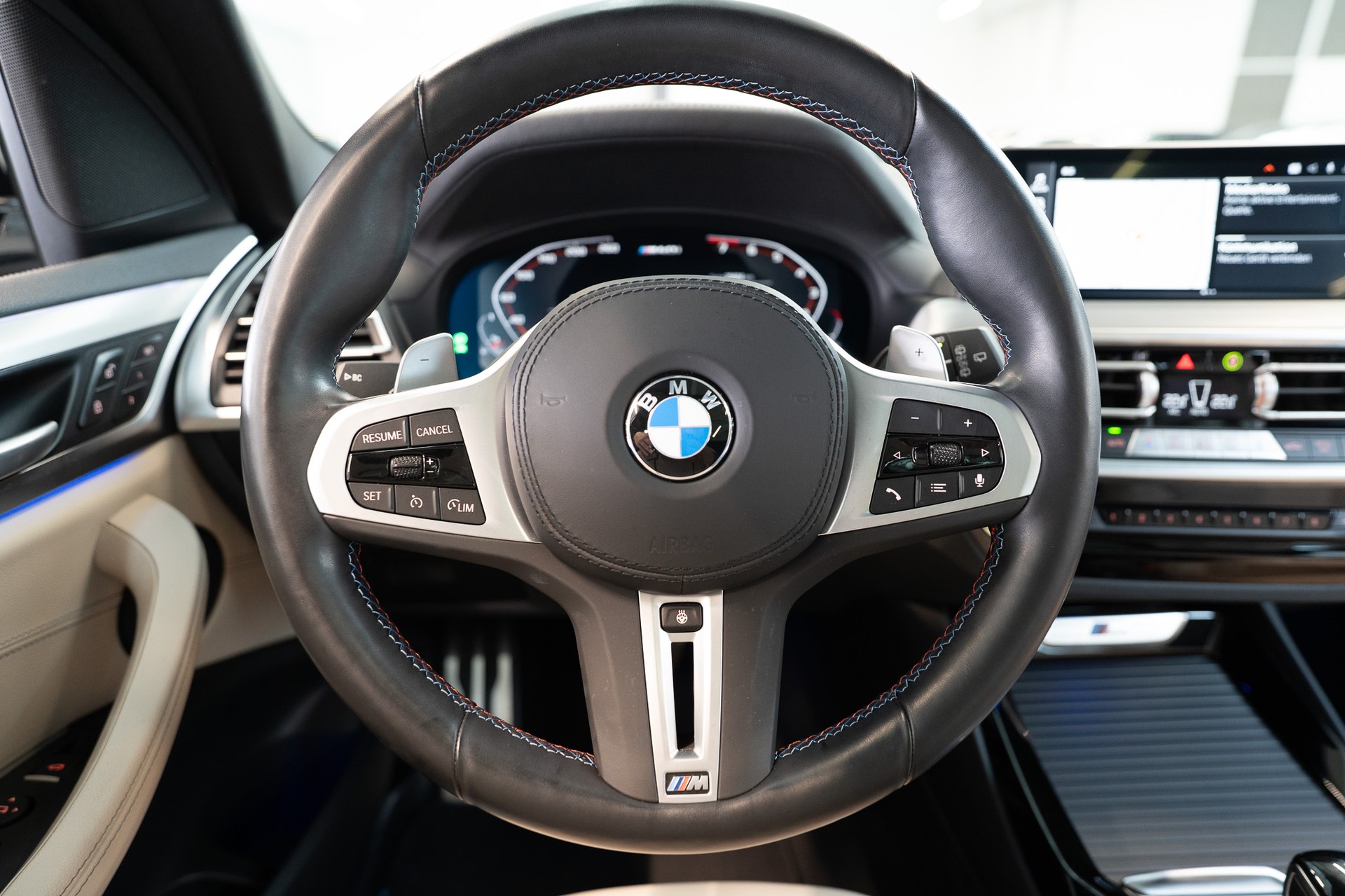BMW X3 M40i / Panorama / HeadUp / el.Sitze-image-18