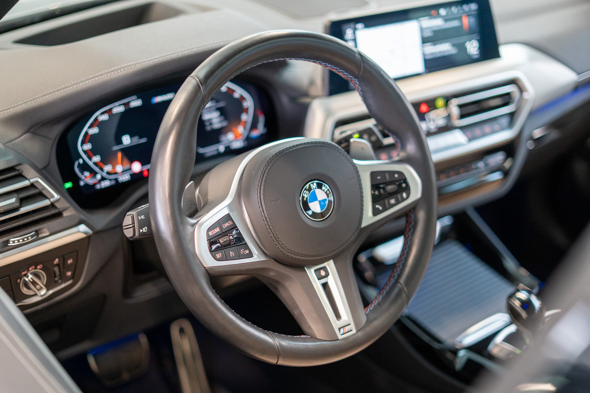BMW X3 M40i / Panorama / HeadUp / el.Sitze-image-12