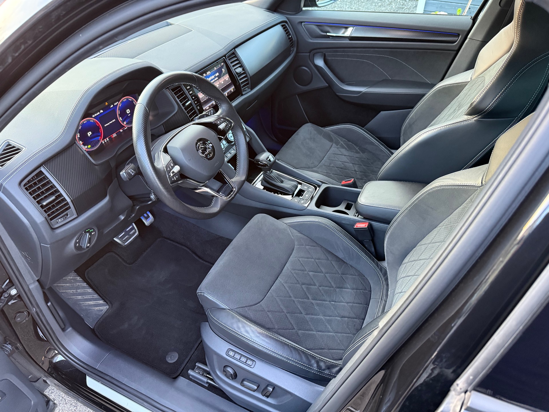 SKODA Kodiaq 2.0 TDI 200 Sportline DSG-image-11