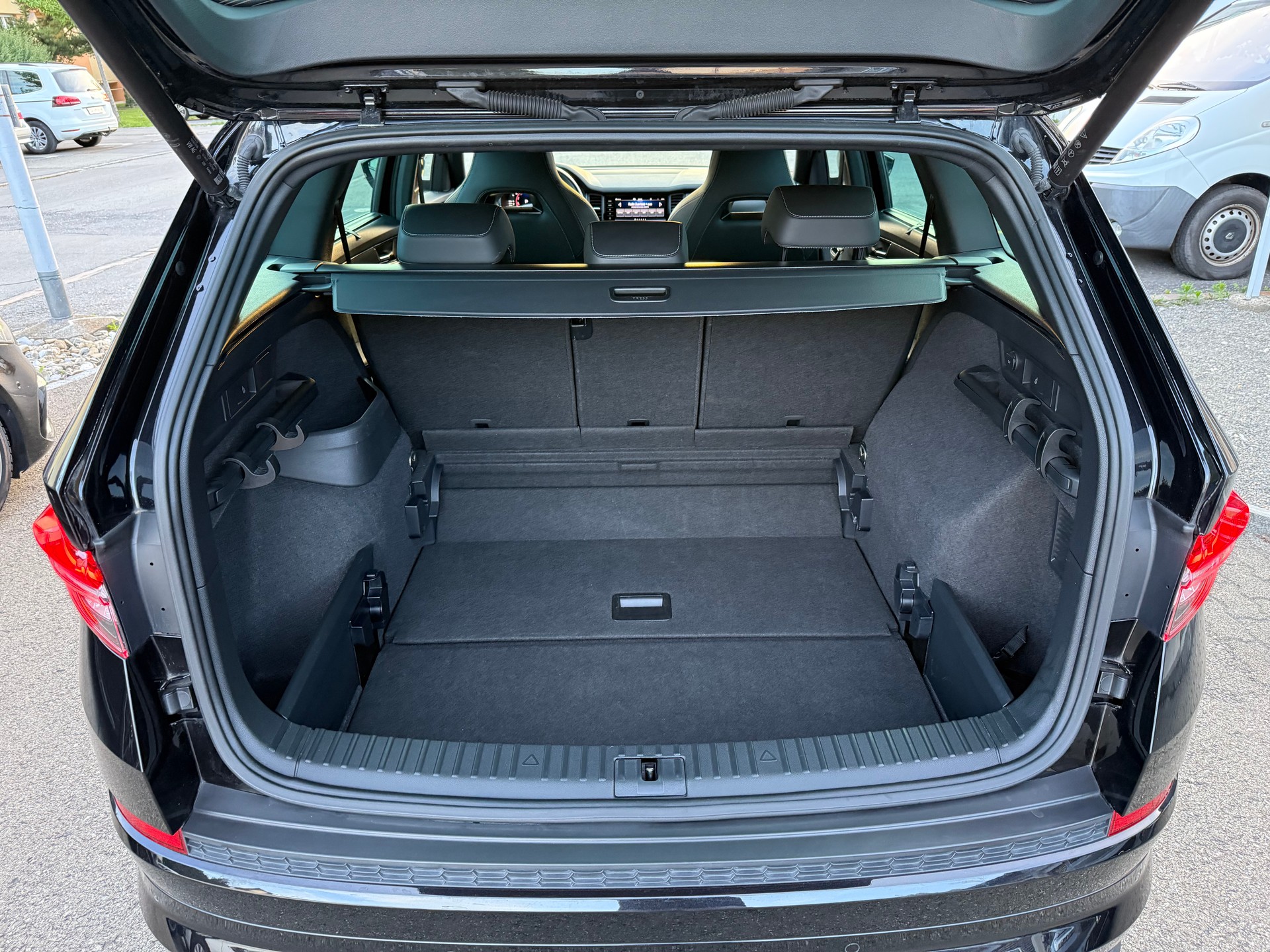 SKODA Kodiaq 2.0 TDI 200 Sportline DSG-image-8
