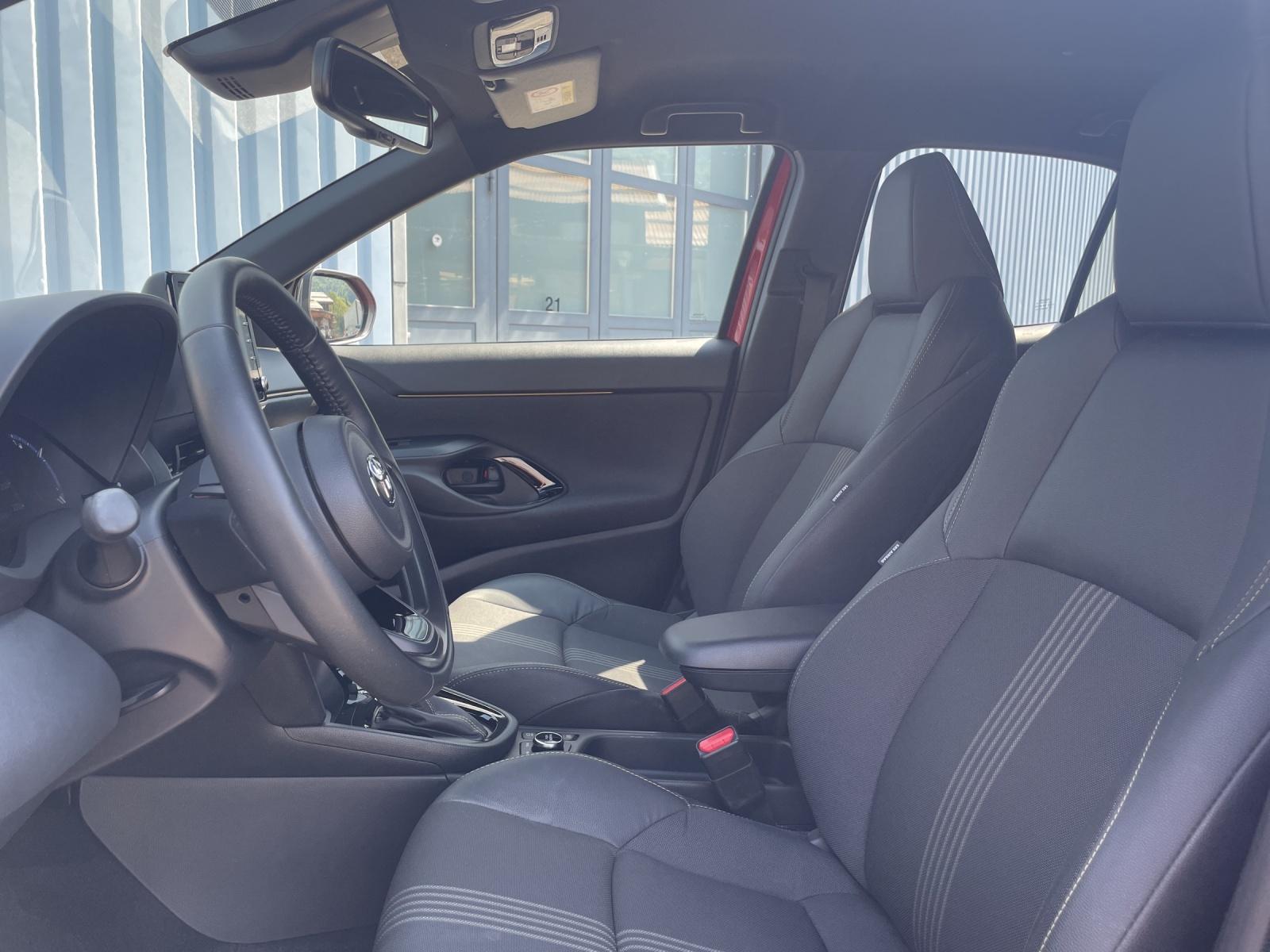 TOYOTA Yaris Cross 1.5 VVT-i HSD Adventure AWD-i-image-9