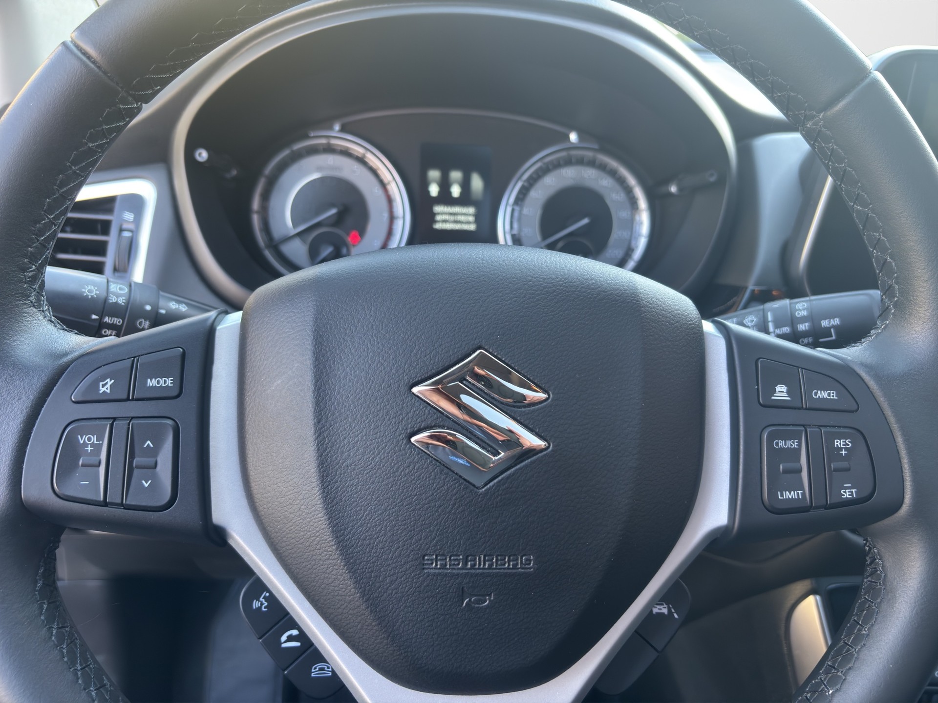 SUZUKI SX4 S-Cross 1.4 16V Piz Sulai Hybrid 4WD-image-9
