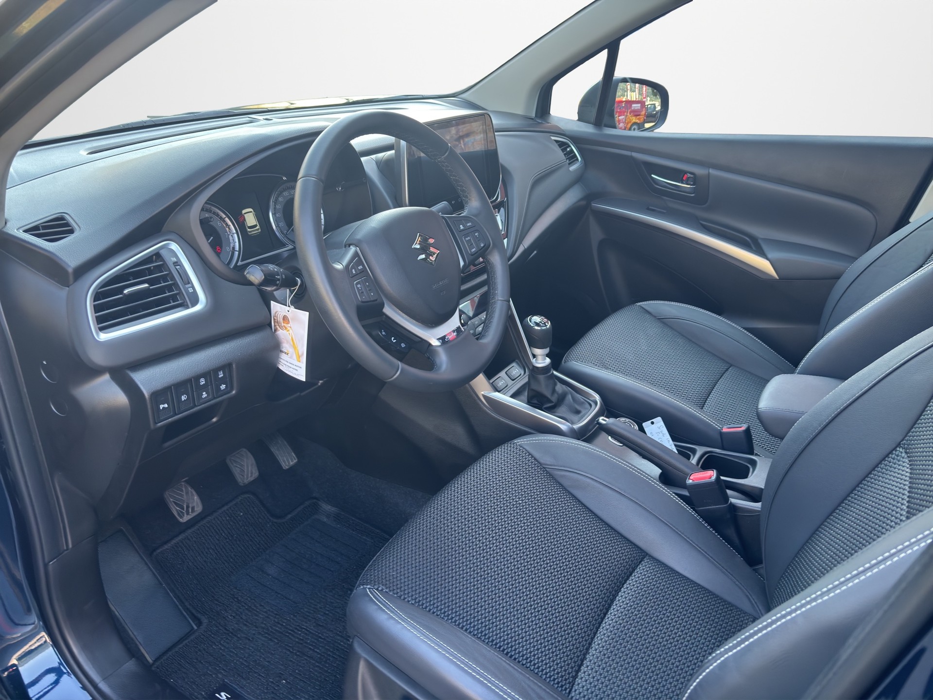 SUZUKI SX4 S-Cross 1.4 16V Piz Sulai Hybrid 4WD-image-8