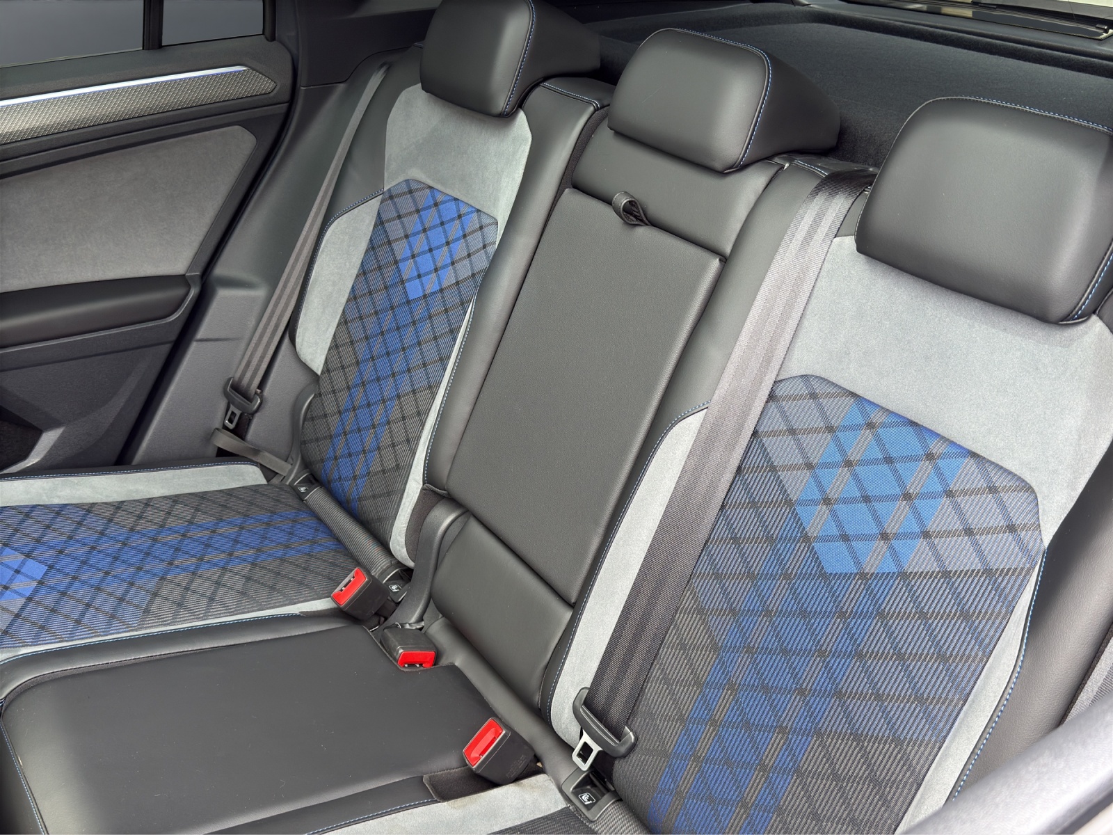 VW Tiguan 2.0 TSI R DSG-image-11