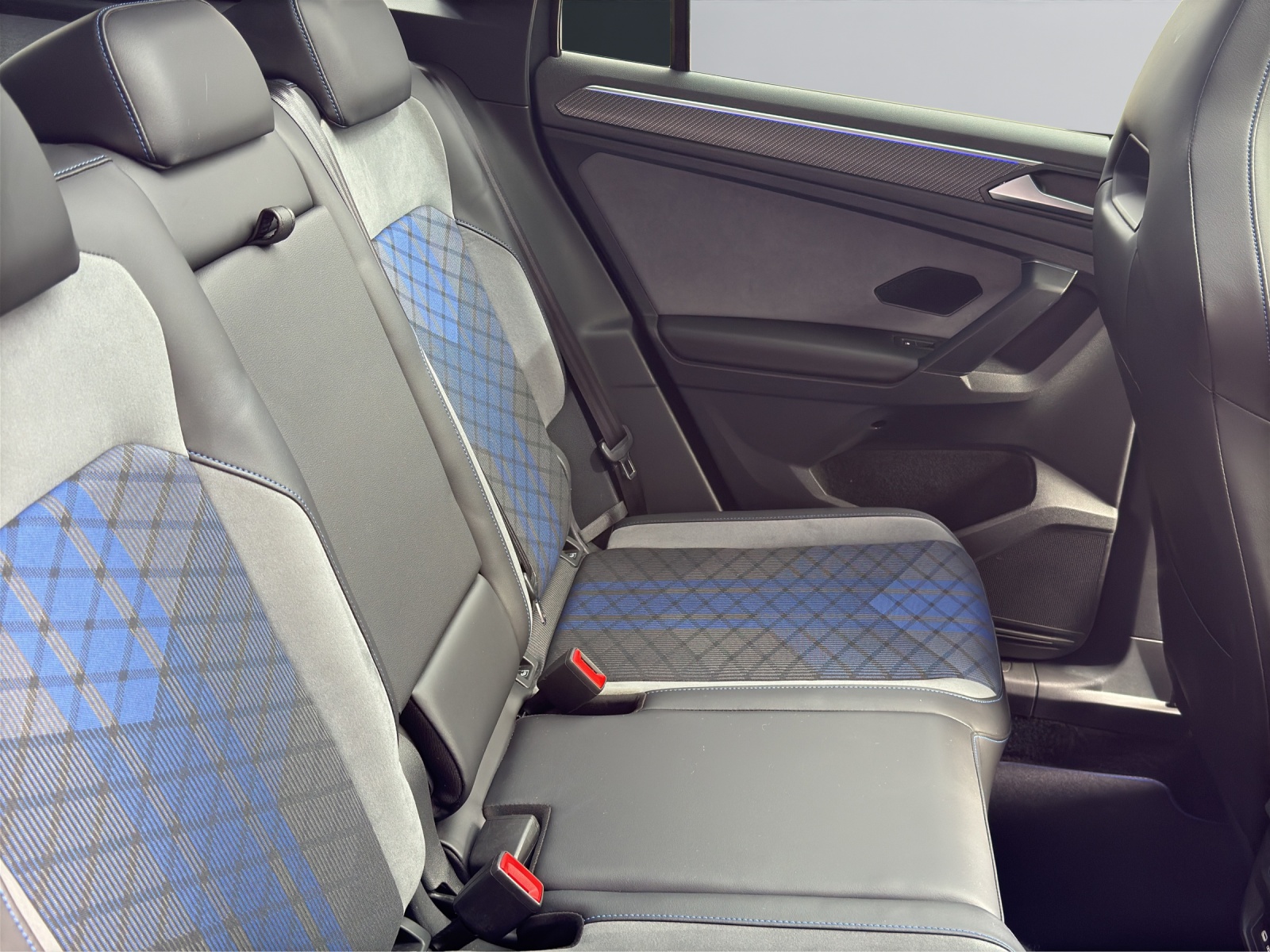 VW Tiguan 2.0 TSI R DSG-image-14