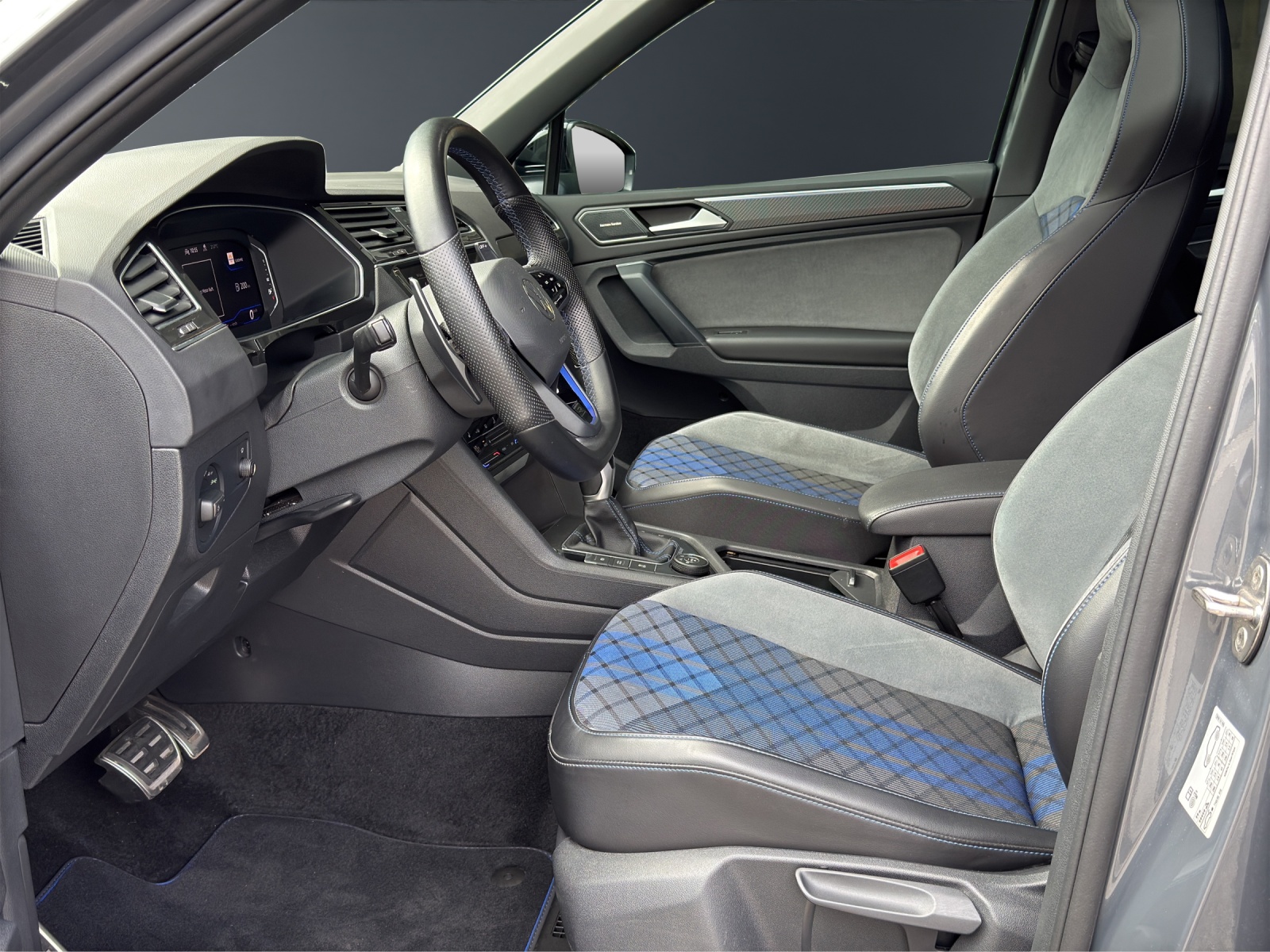 VW Tiguan 2.0 TSI R DSG-image-10