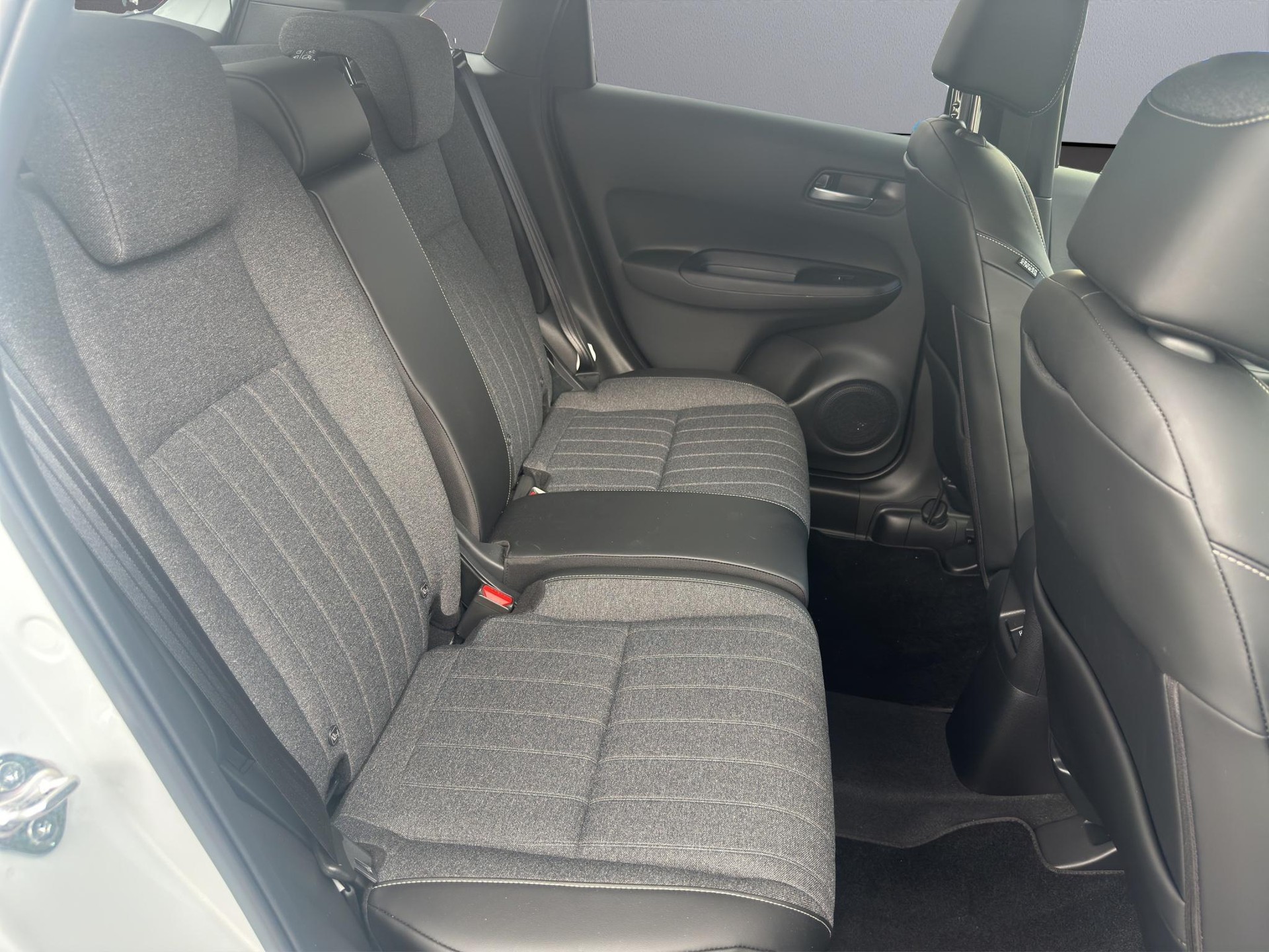 HONDA Jazz 1.5 i-MMD Advance-image-16