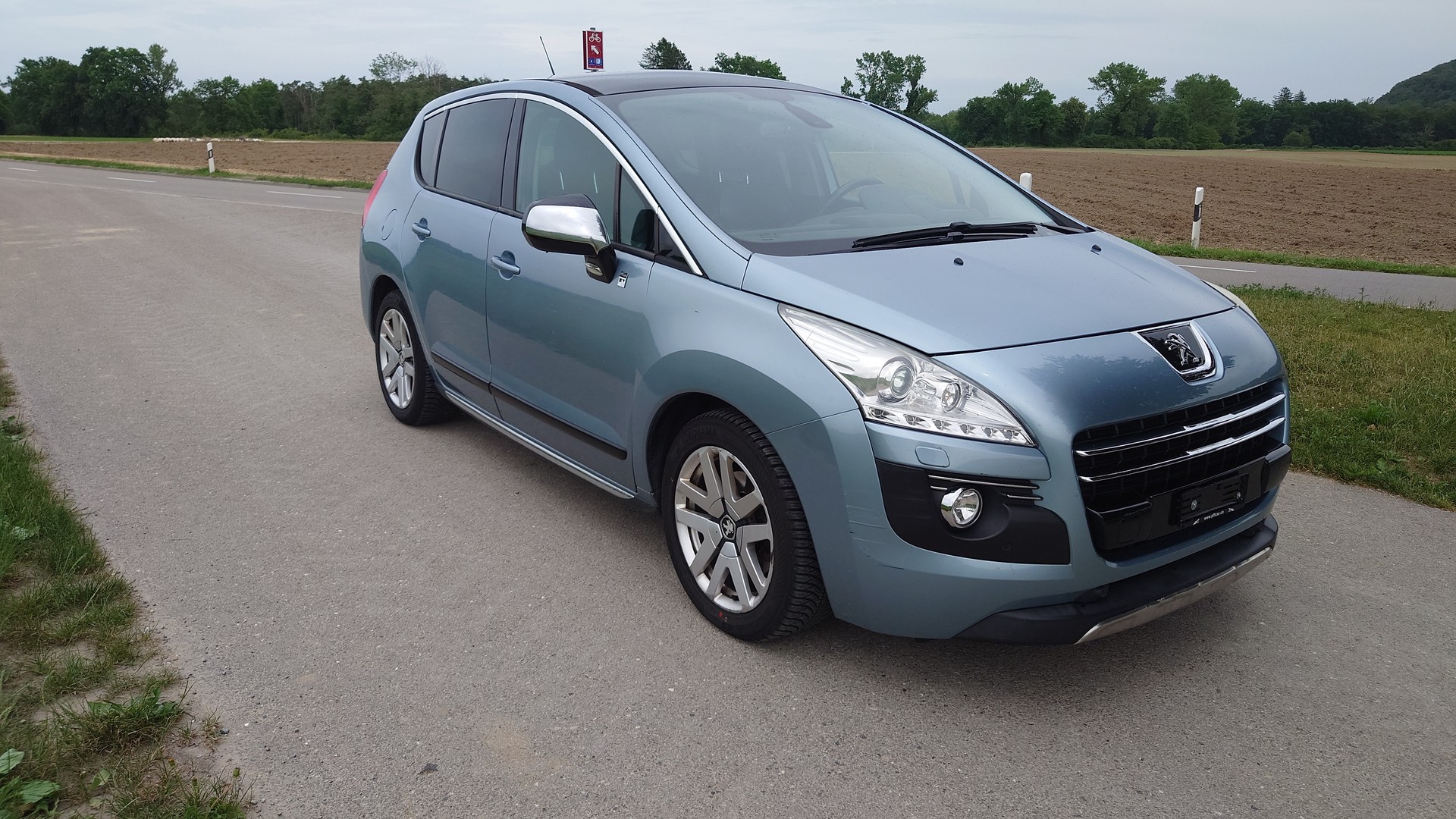 PEUGEOT 3008 HYbrid4 2.0 HDI EGS6-image-7