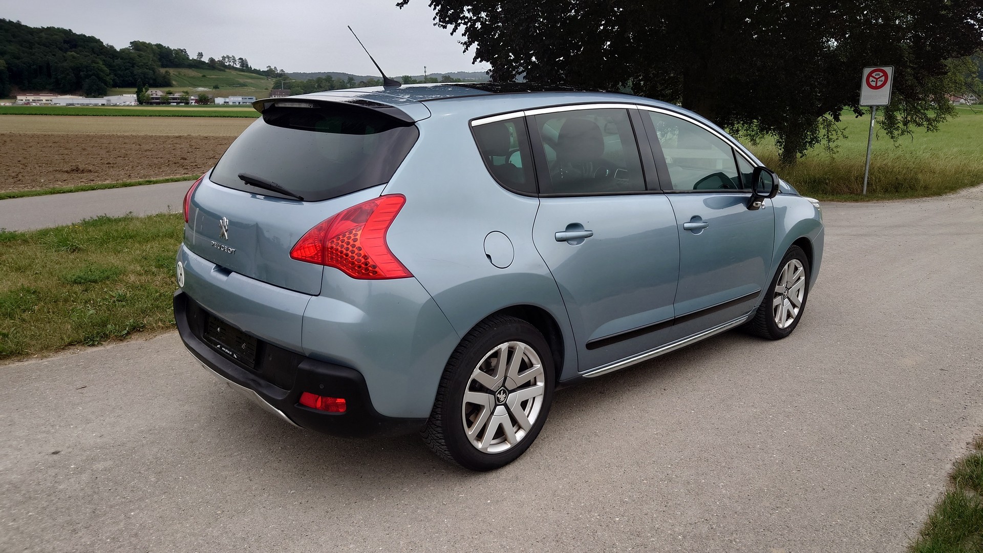 PEUGEOT 3008 HYbrid4 2.0 HDI EGS6-image-5