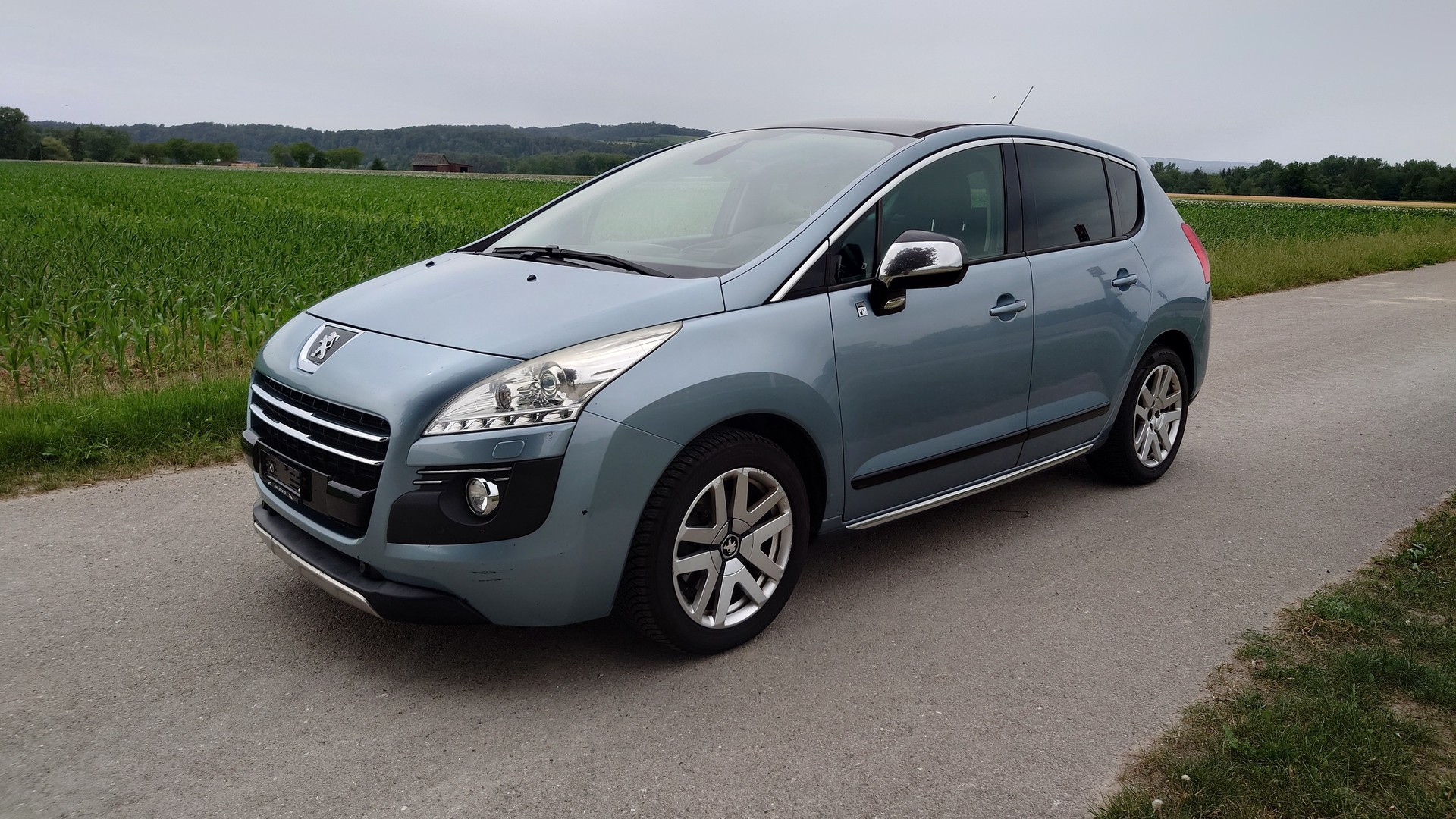 PEUGEOT 3008 HYbrid4 2.0 HDI EGS6-image-0