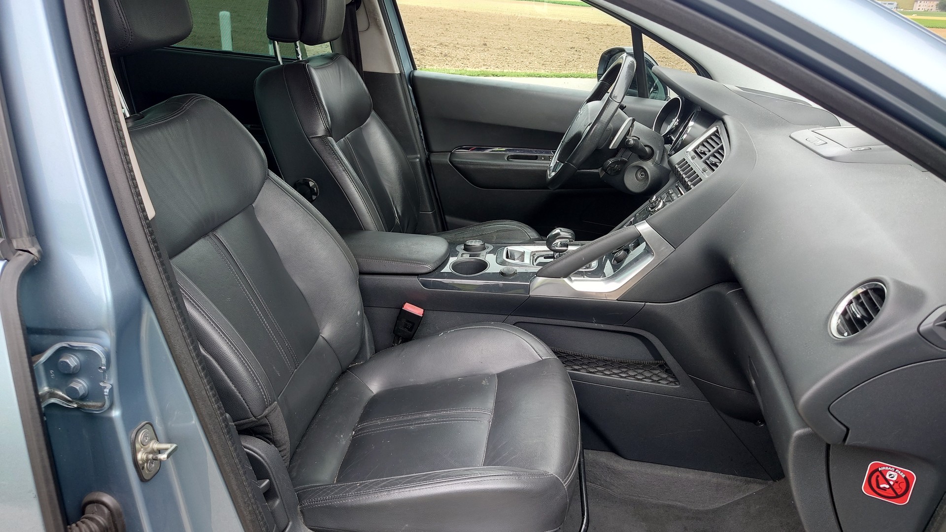 PEUGEOT 3008 HYbrid4 2.0 HDI EGS6-image-11