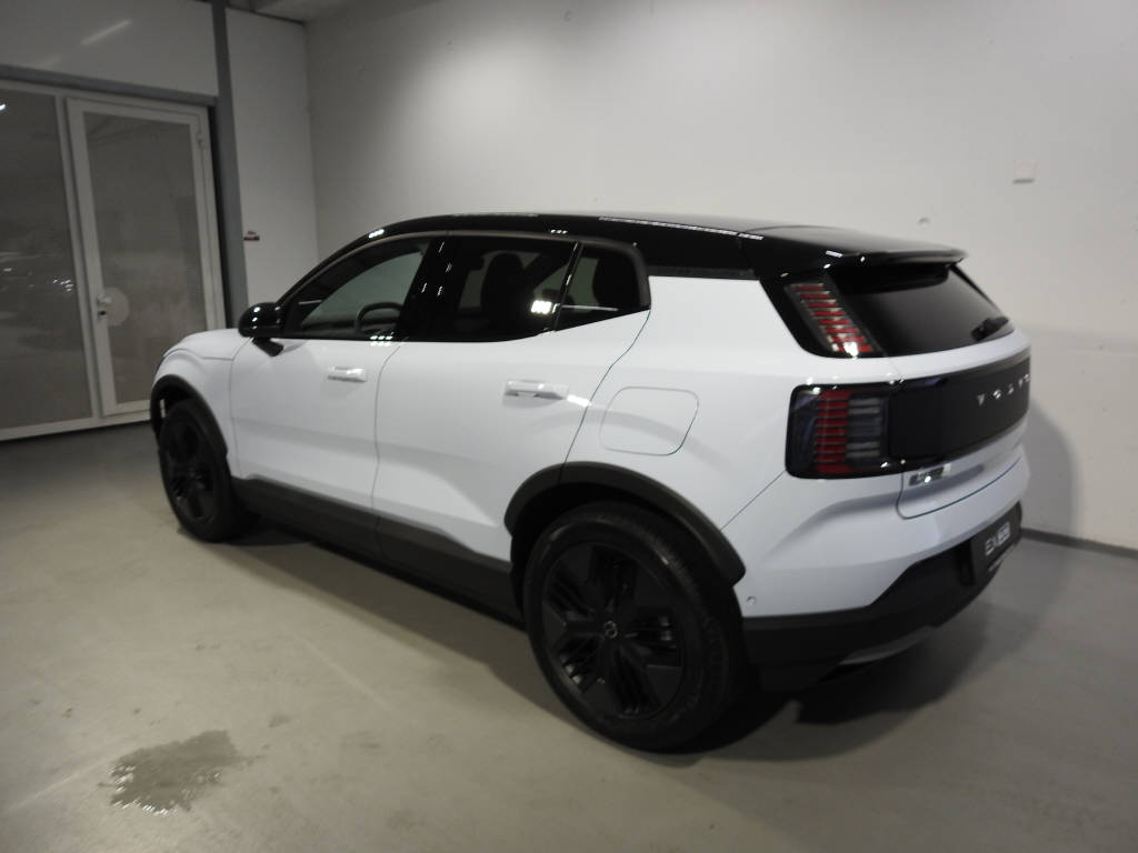 VOLVO EX 30 CC E60 Twin Performance AWD-showroom-element-3