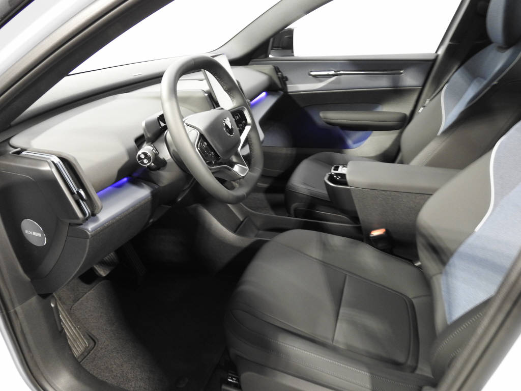 VOLVO EX 30 CC E60 Twin Performance AWD-image-10