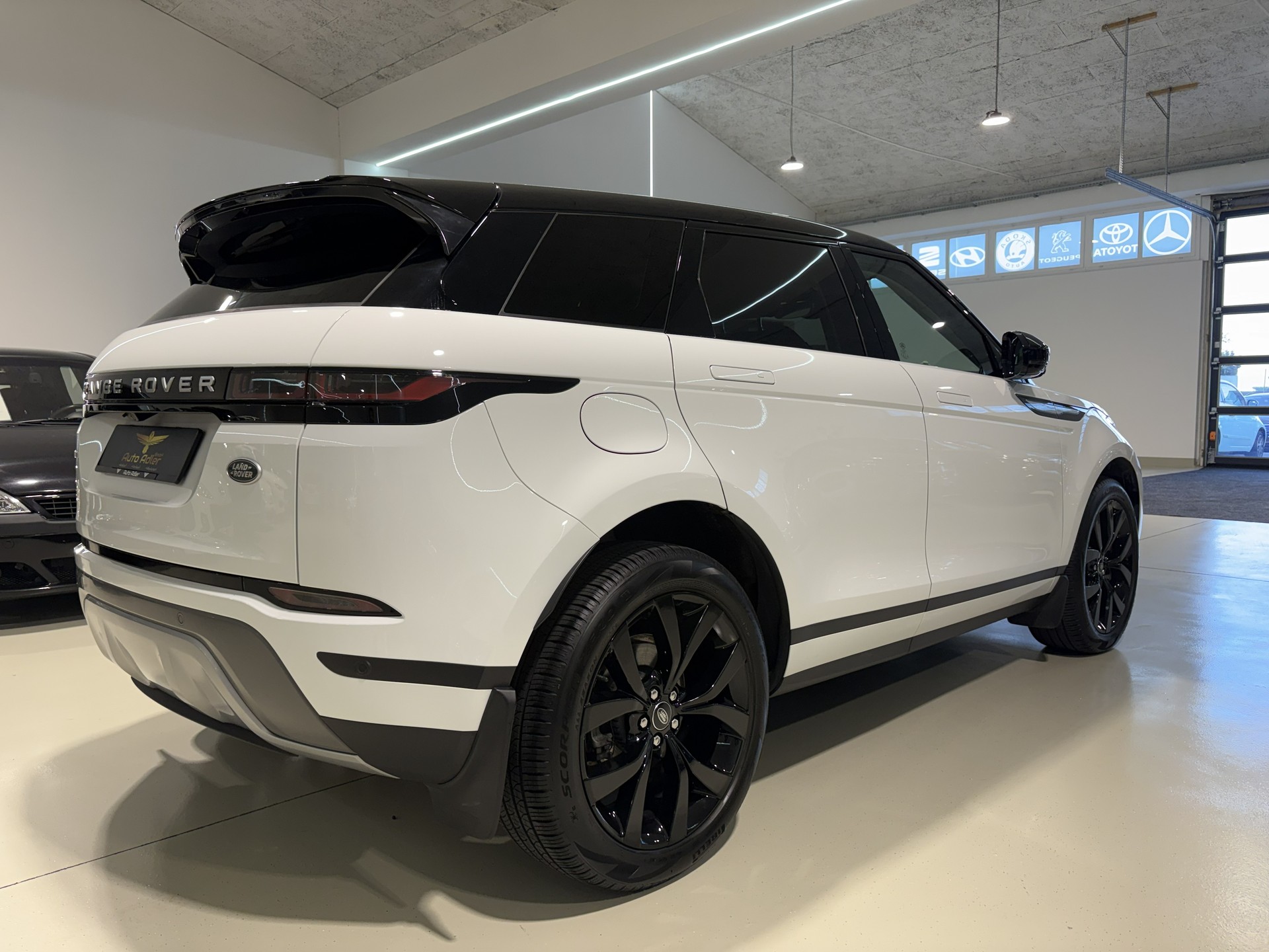 LAND ROVER Range Rover Evoque D 200 MHEV SE AT9-image-9