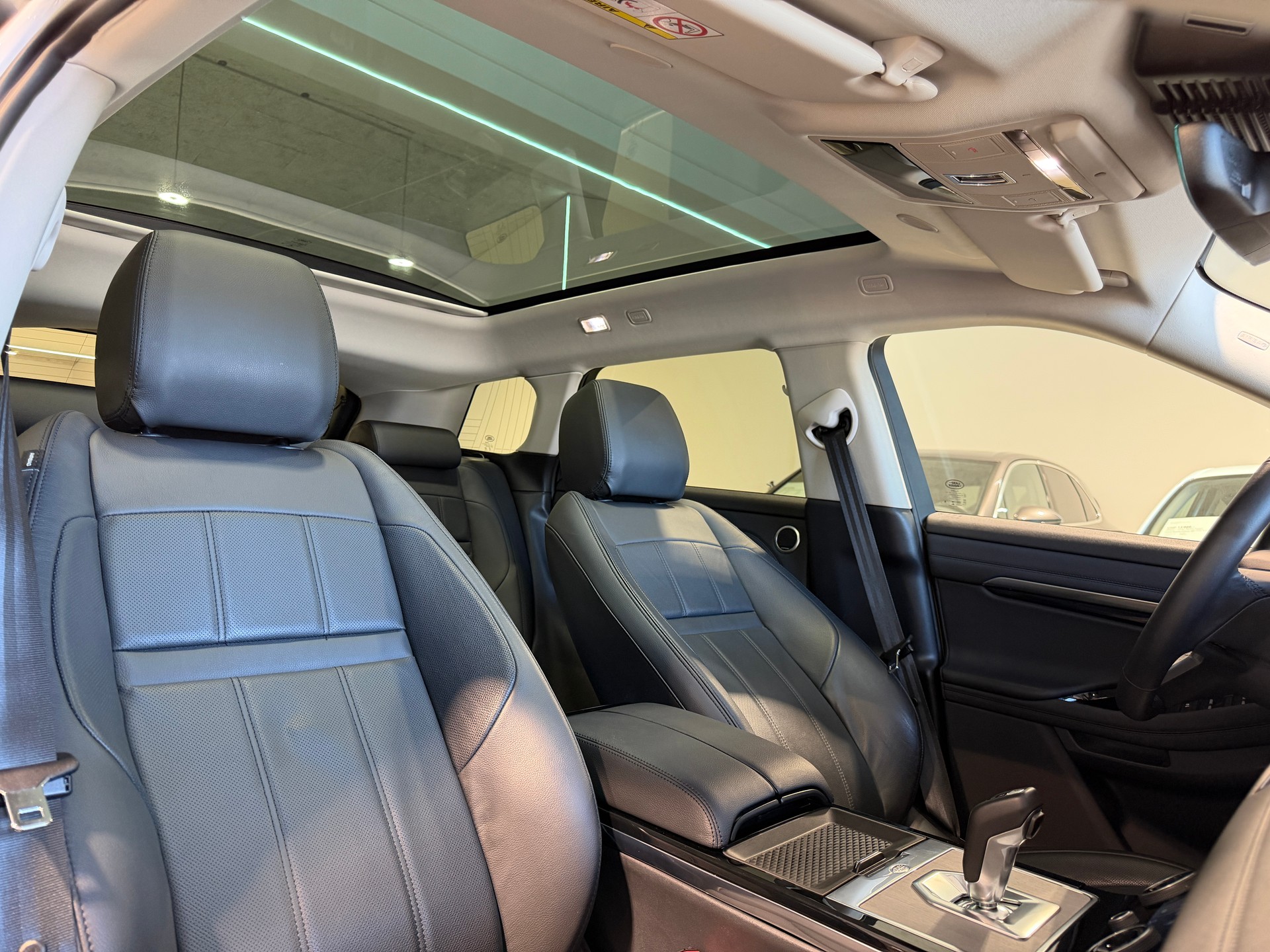 LAND ROVER Range Rover Evoque D 200 MHEV SE AT9-image-23