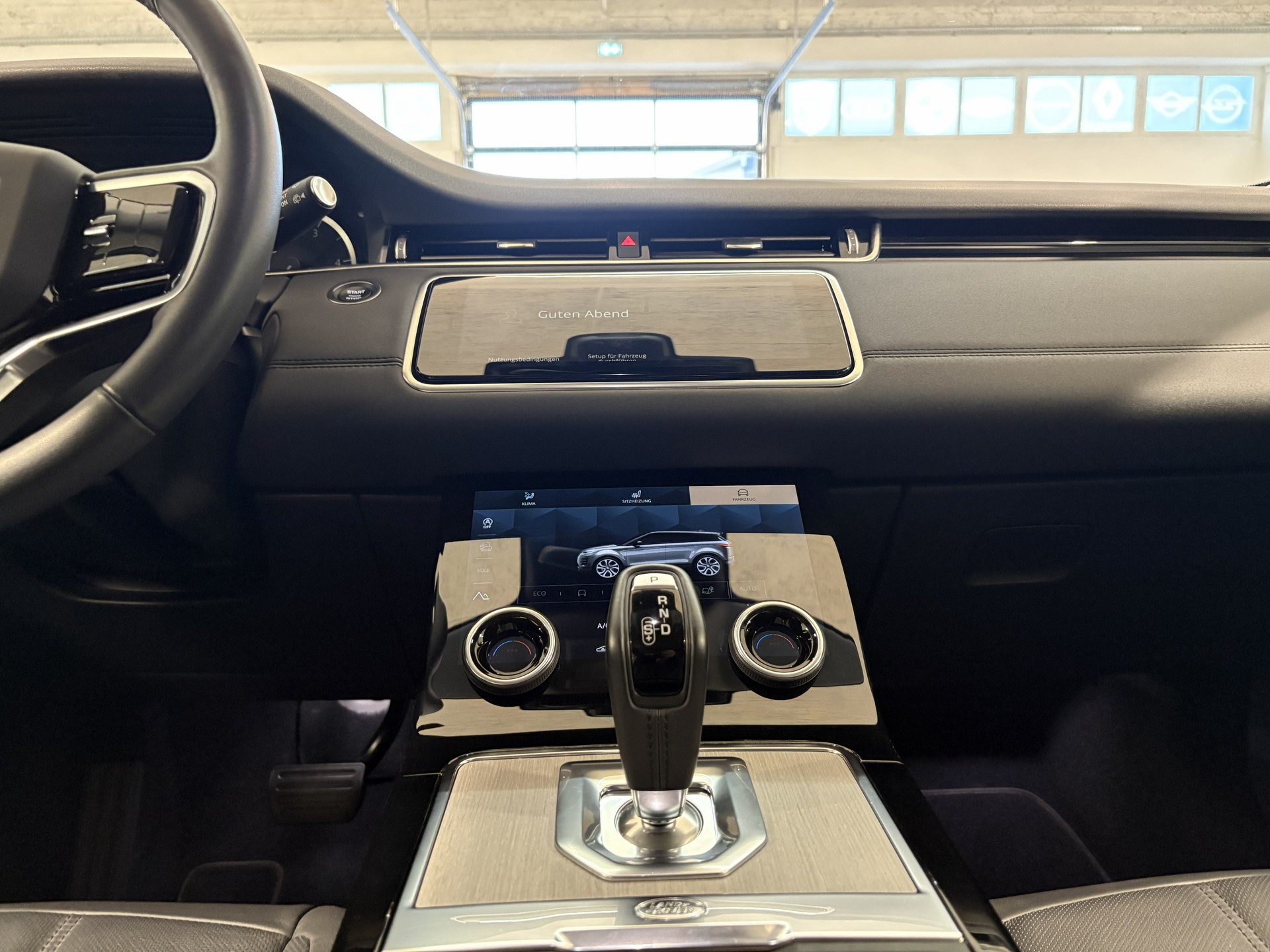 LAND ROVER Range Rover Evoque D 200 MHEV SE AT9-image-15