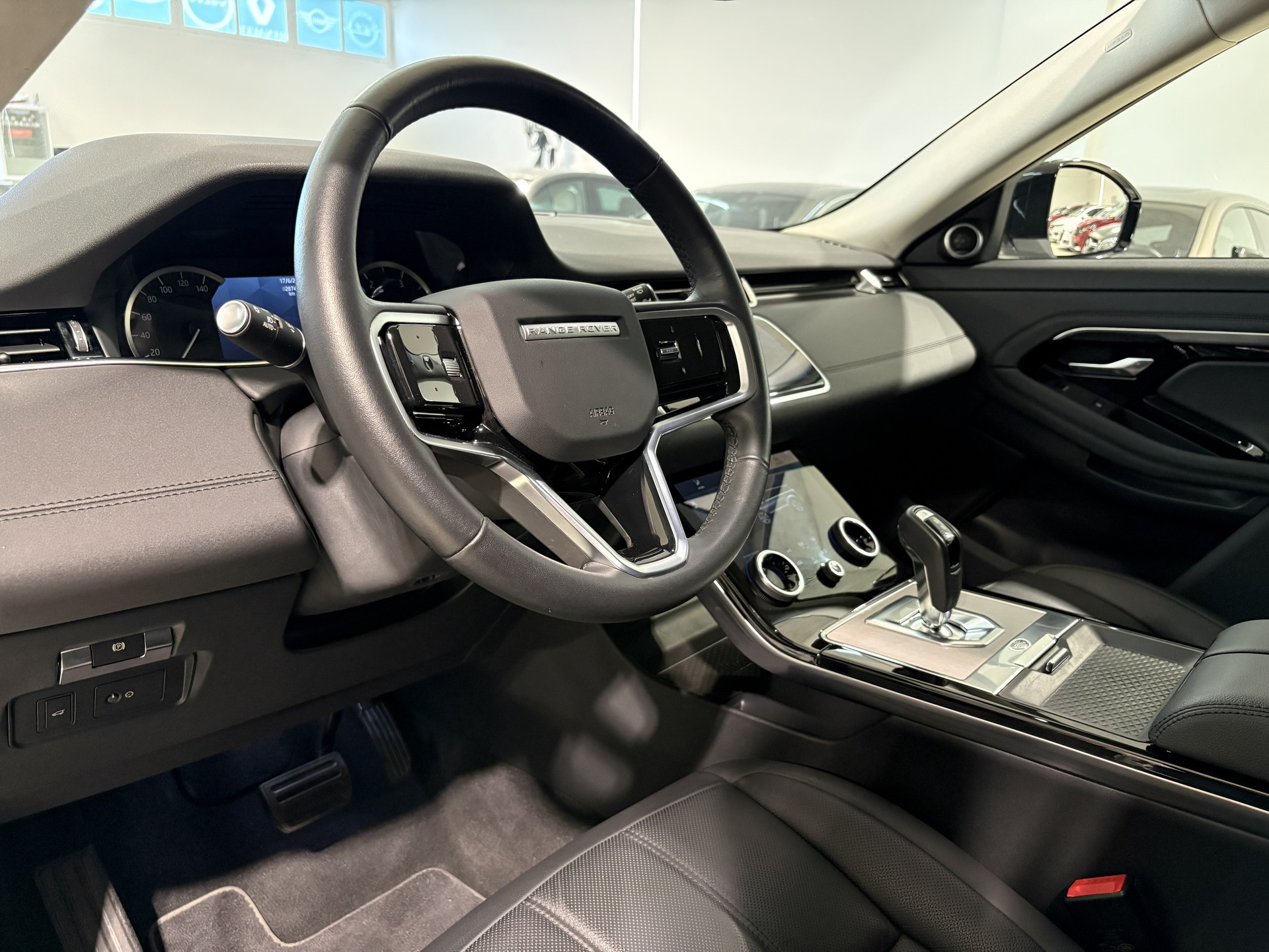 LAND ROVER Range Rover Evoque D 200 MHEV SE AT9-image-14