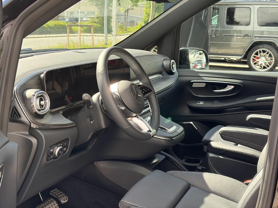 MERCEDES-BENZ V 300 d AVANTGARDE Lang 4MATIC-image-17