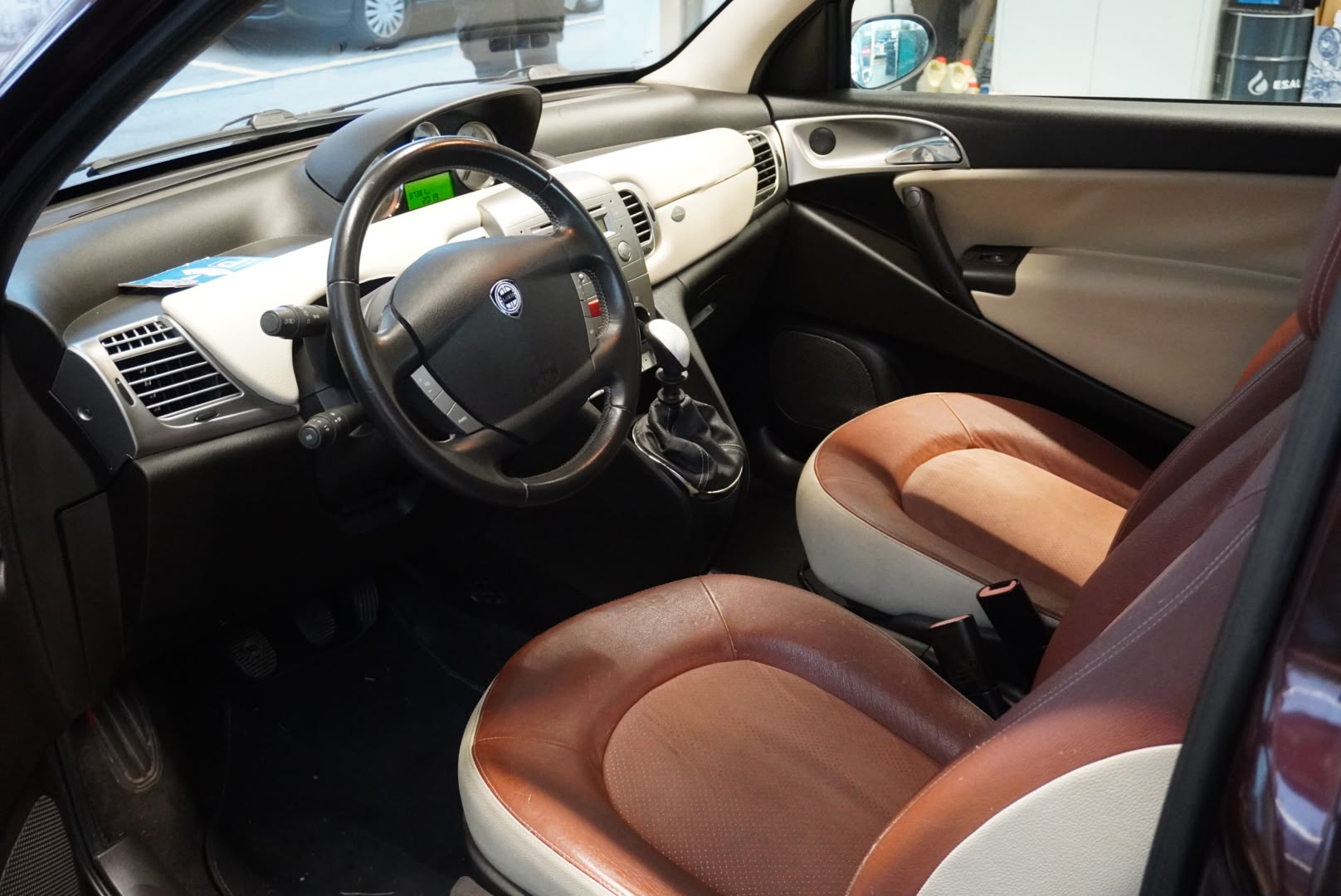 LANCIA Ypsilon 1.4 16V Platino-image-6