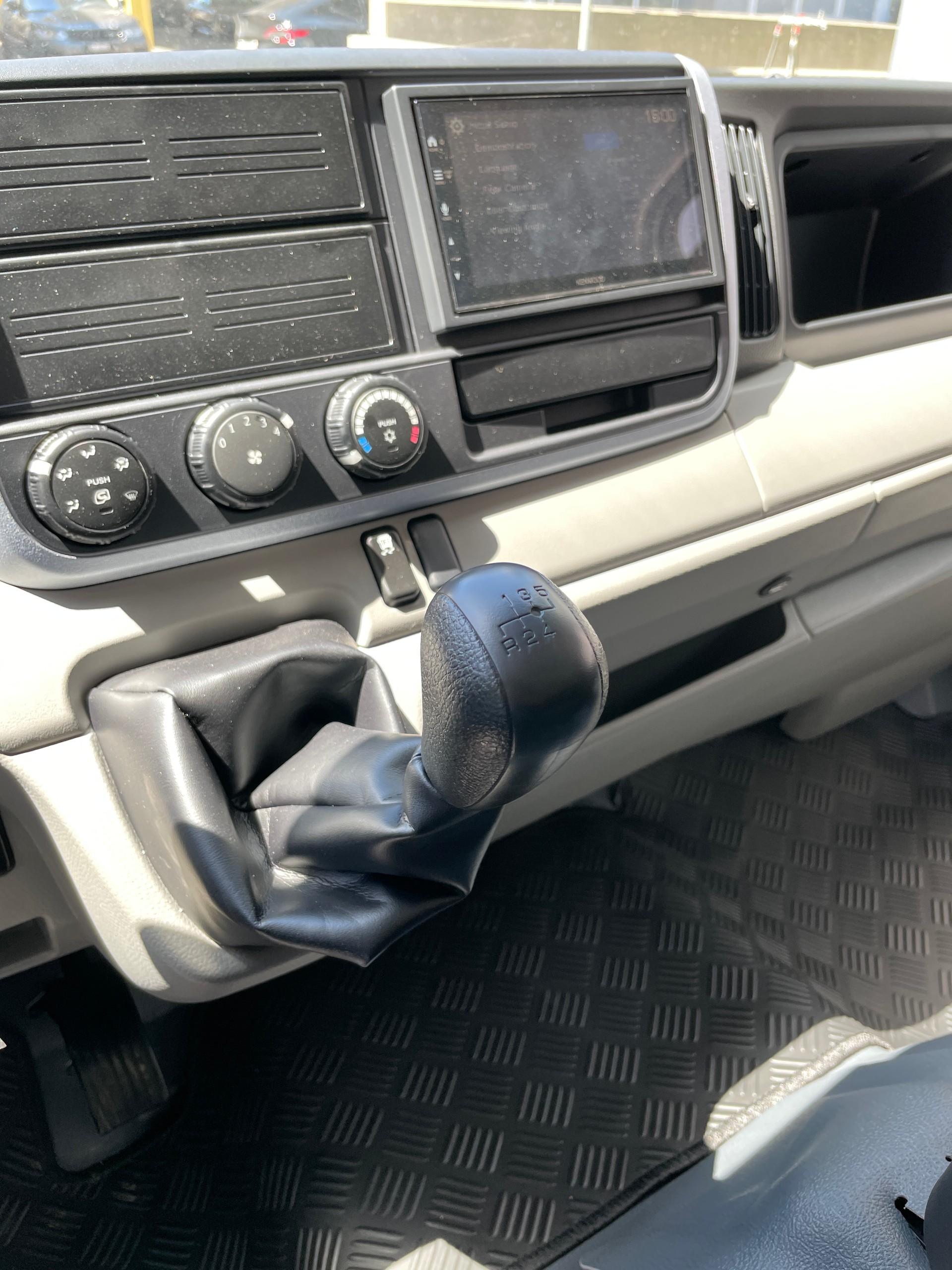 MITSUBISHI FUSO CANTER 3C15D, manuell-image-20