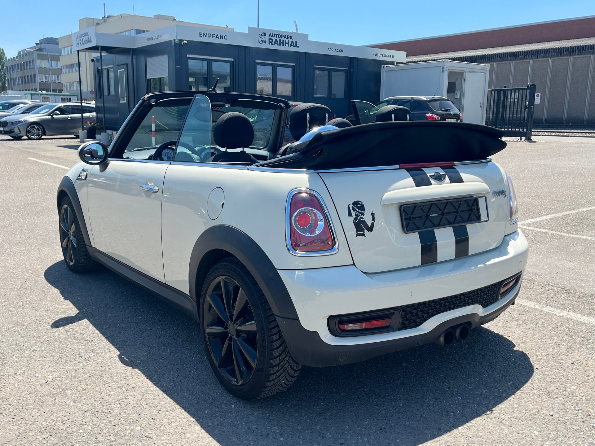 MINI Cooper S Cabriolet-image-2