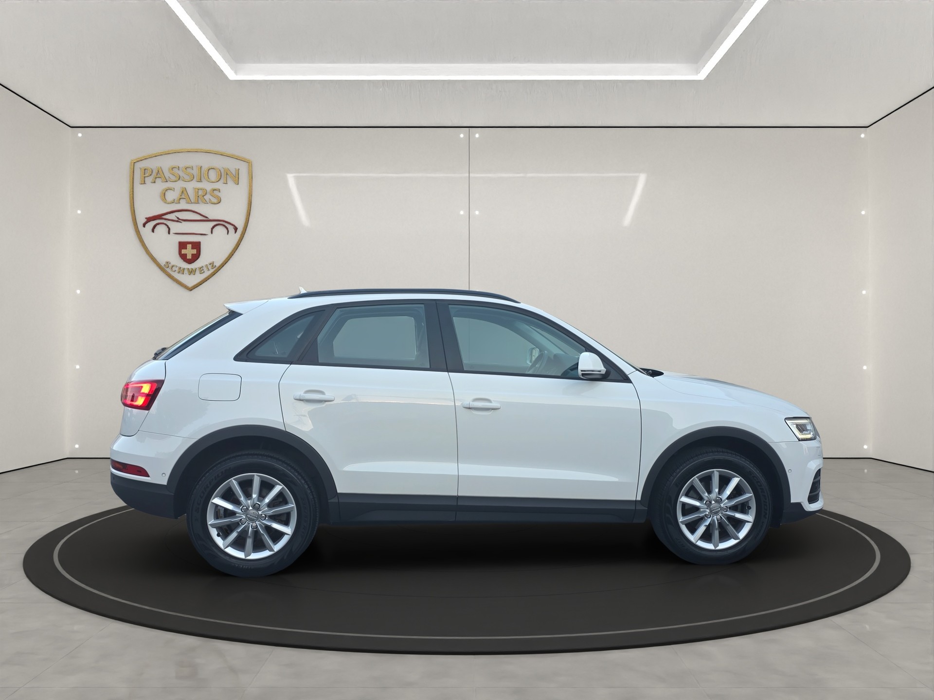 AUDI Q3 2.0 TDI sport quattro S-tronic-image-5