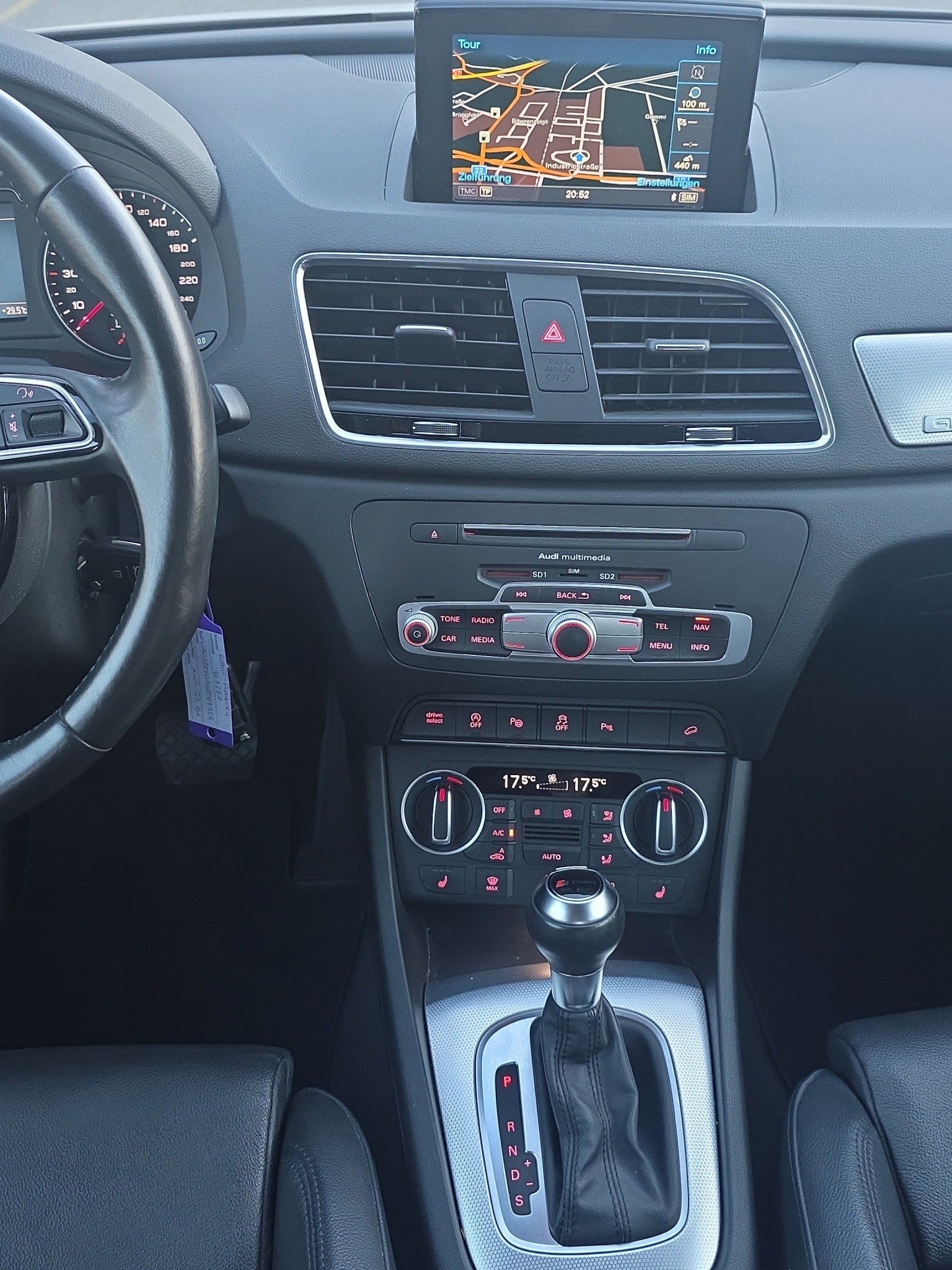 AUDI Q3 2.0 TDI sport quattro S-tronic-image-11