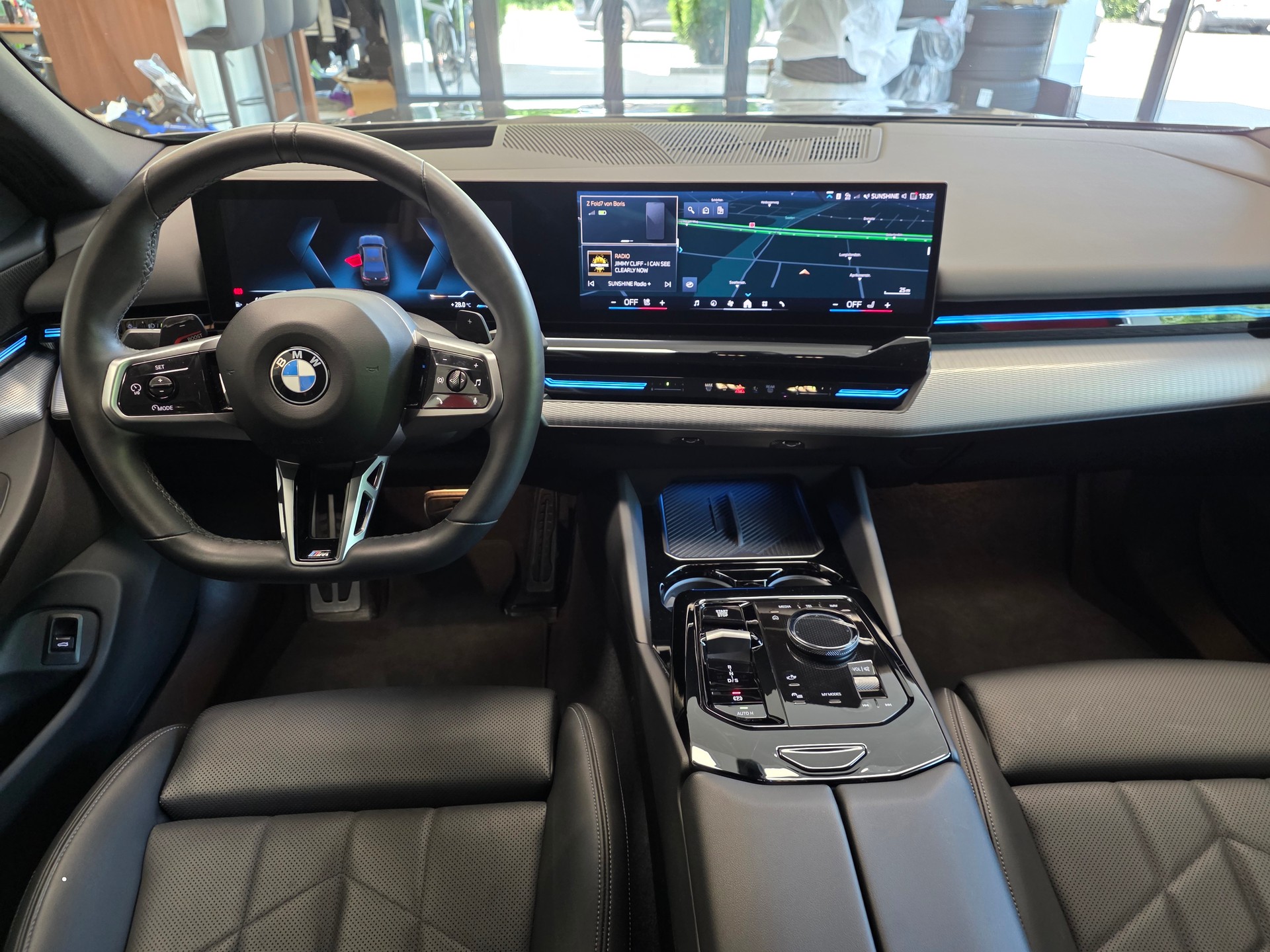 BMW 520d xDrive 48V M Sport Steptronic-image-7