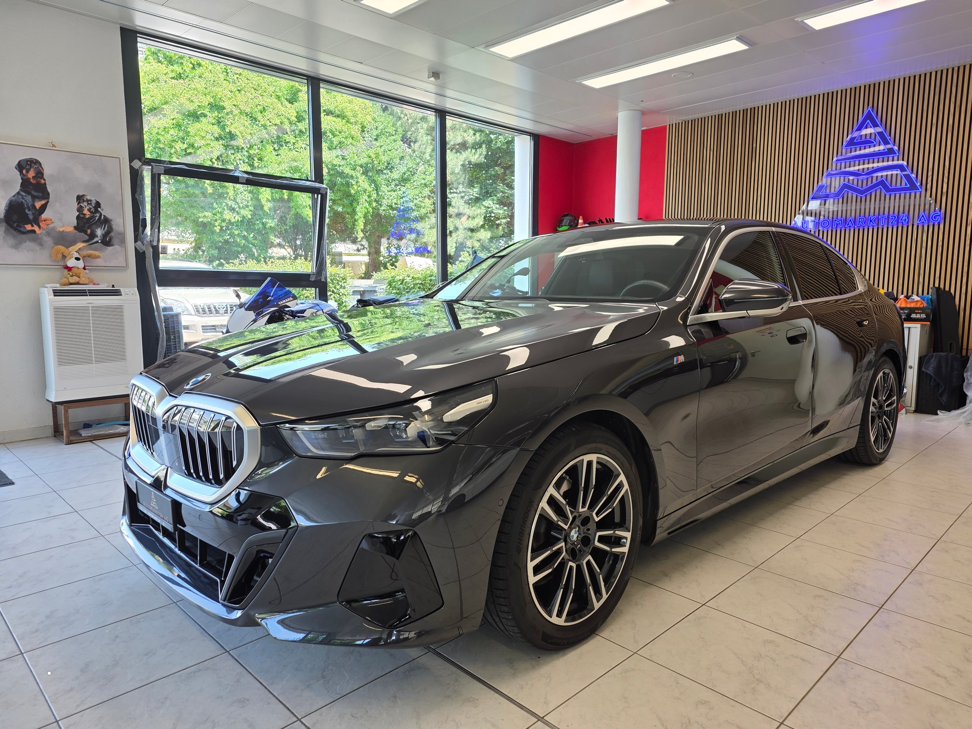 BMW 520d xDrive 48V M Sport Steptronic-image-2