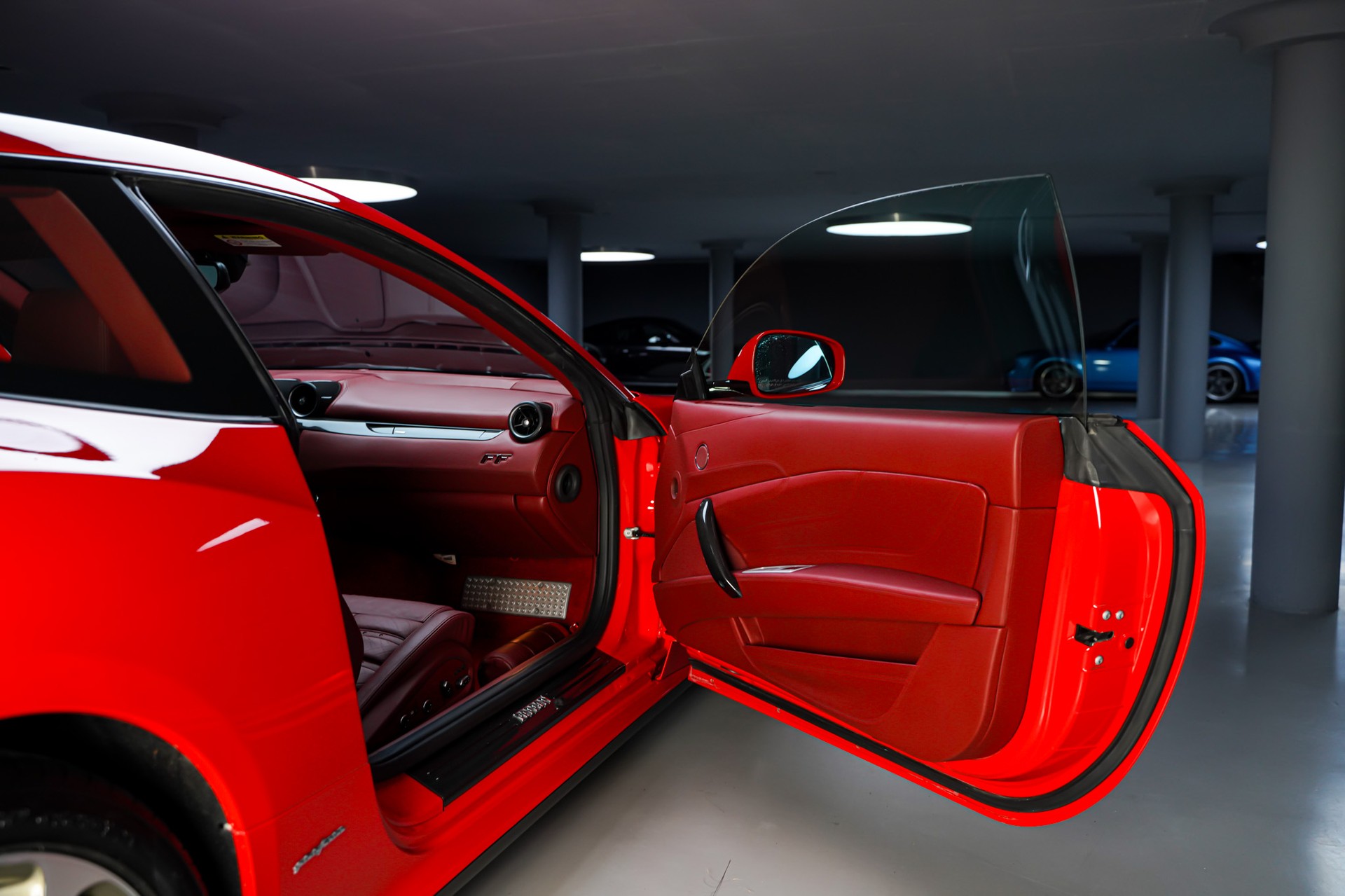 FERRARI FF-image-15