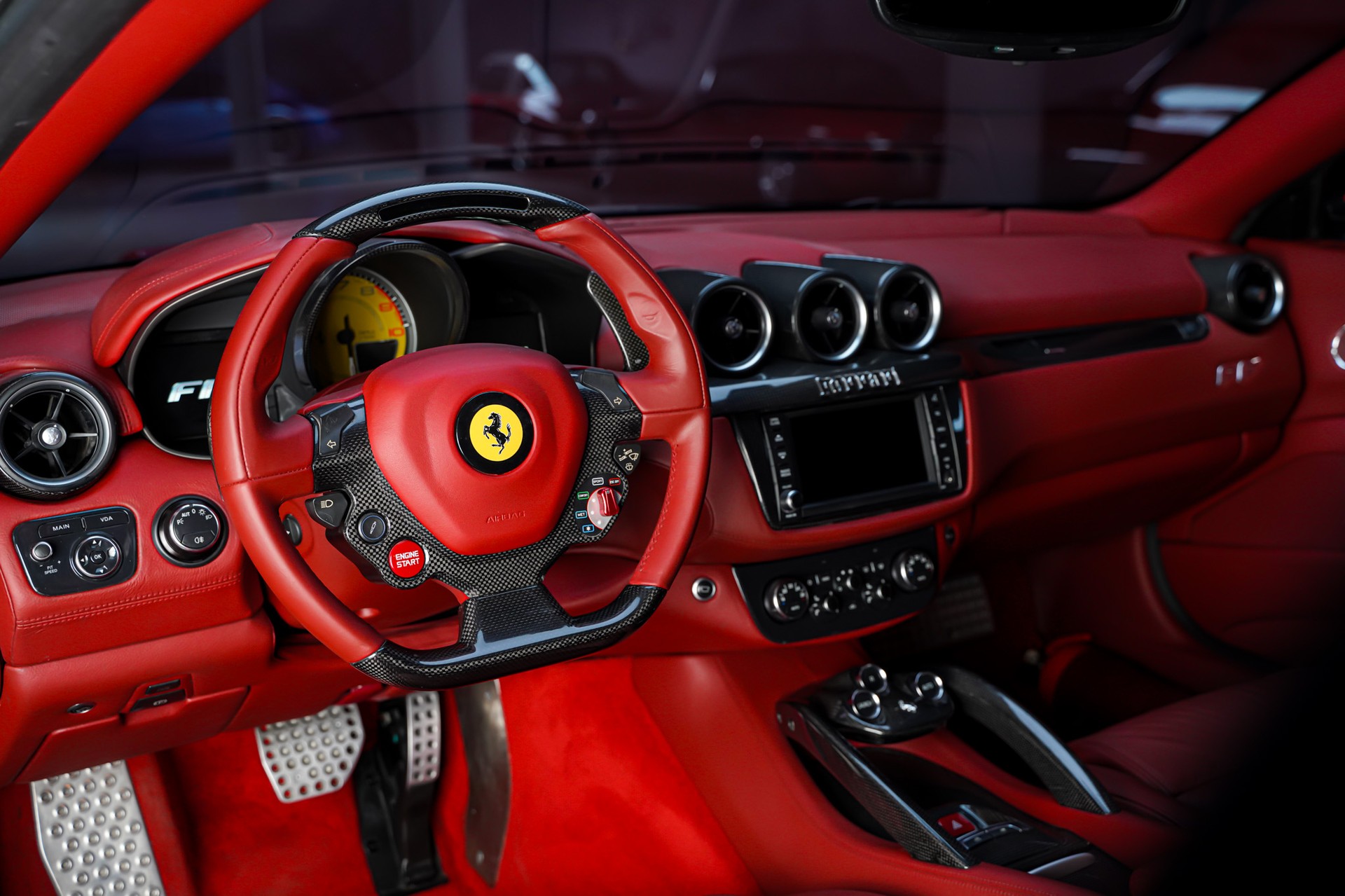 FERRARI FF-image-10