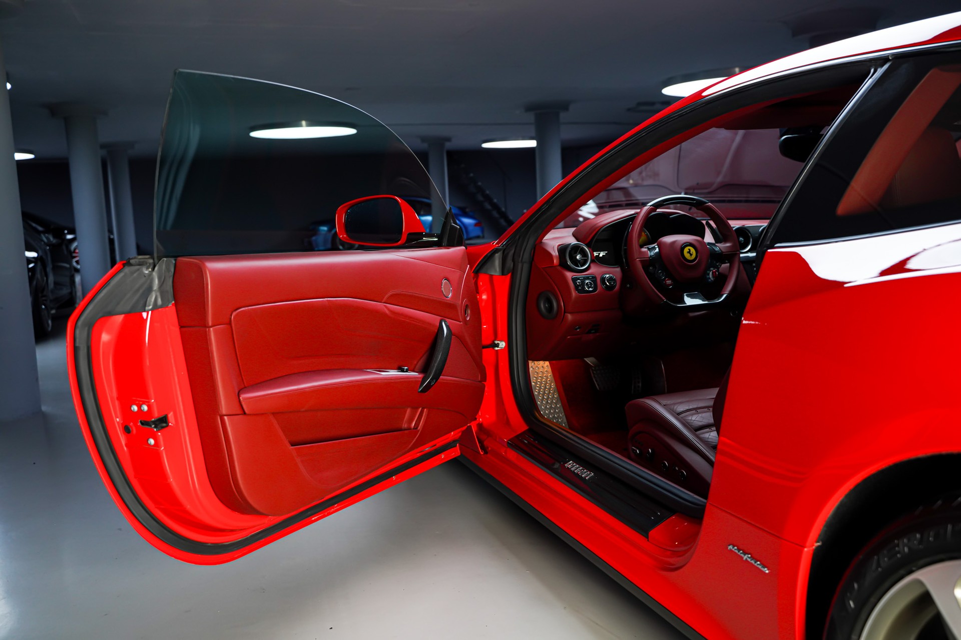 FERRARI FF-image-8