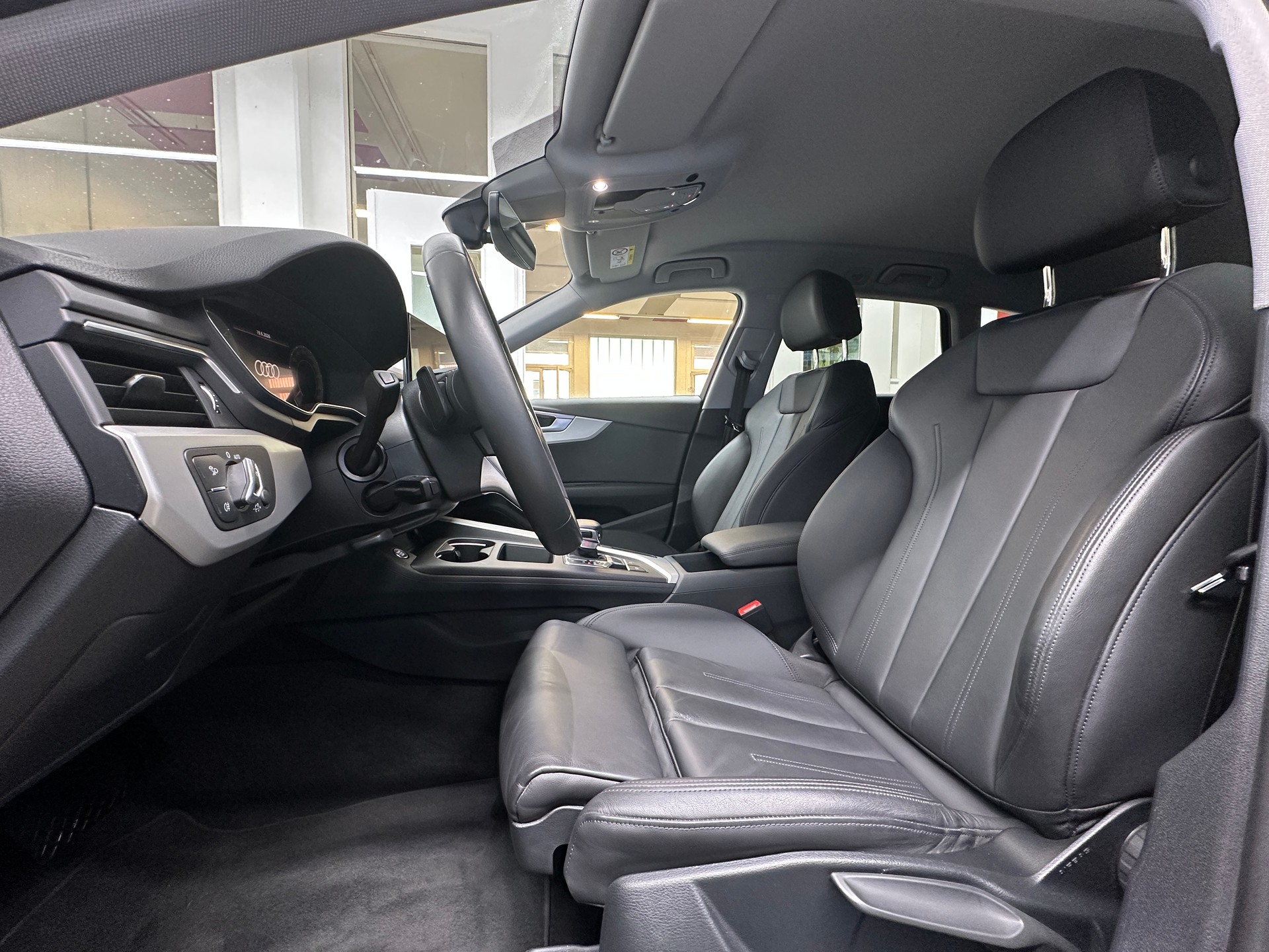 AUDI A4 Avant 40 TDI S line quattro S-tronic-image-7